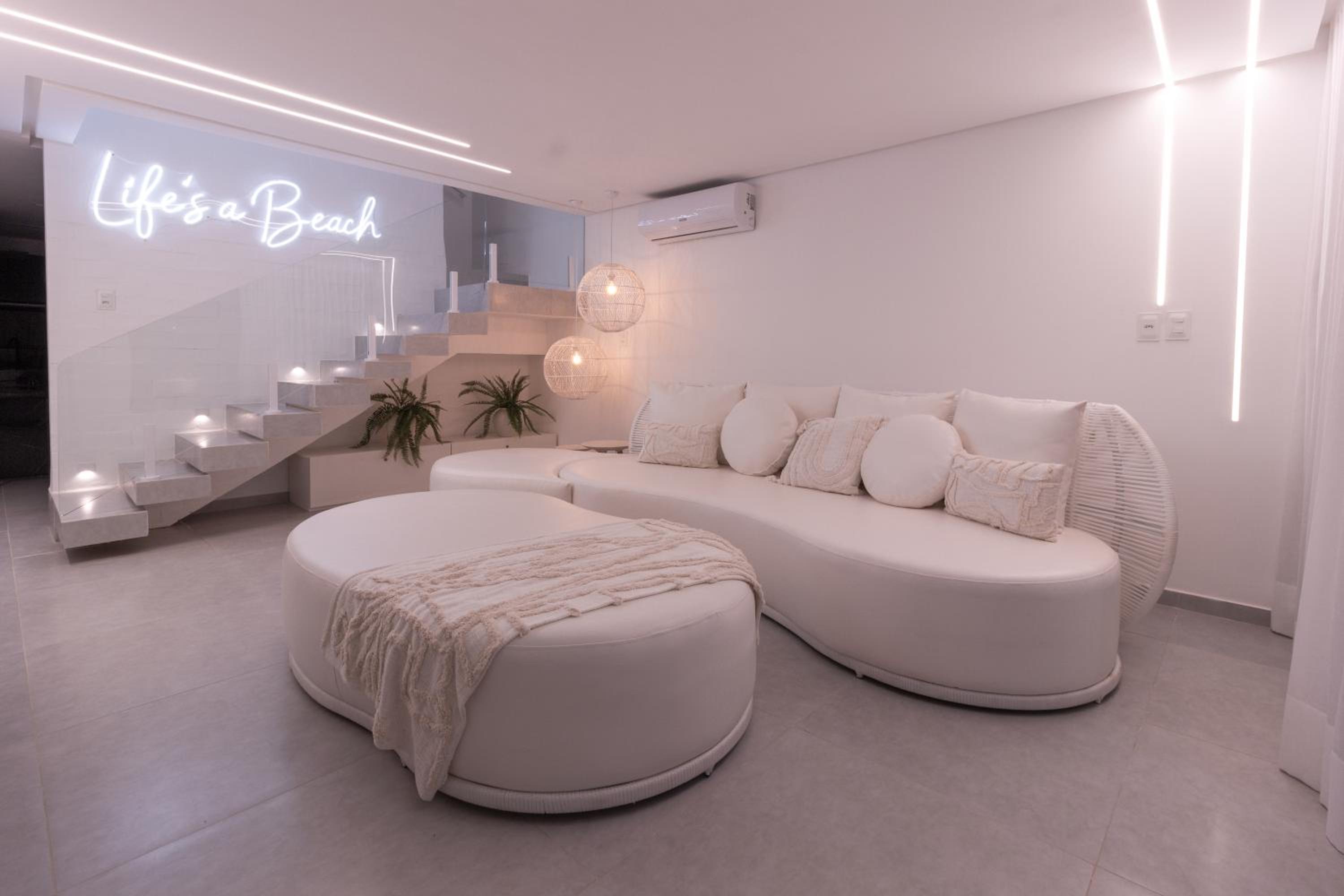 Three-Bedroom Villa photo 1