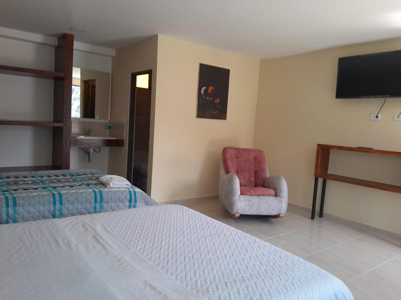 Deluxe Family Room