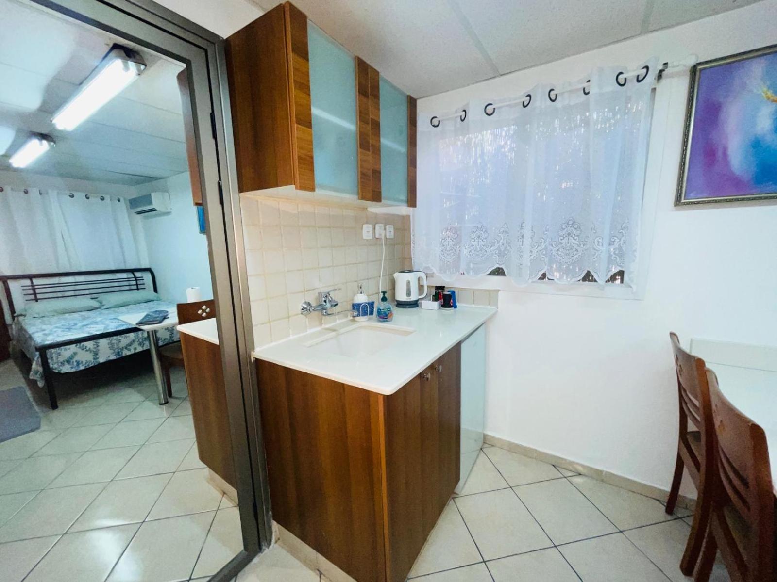Queen Room with Balcony photo 3