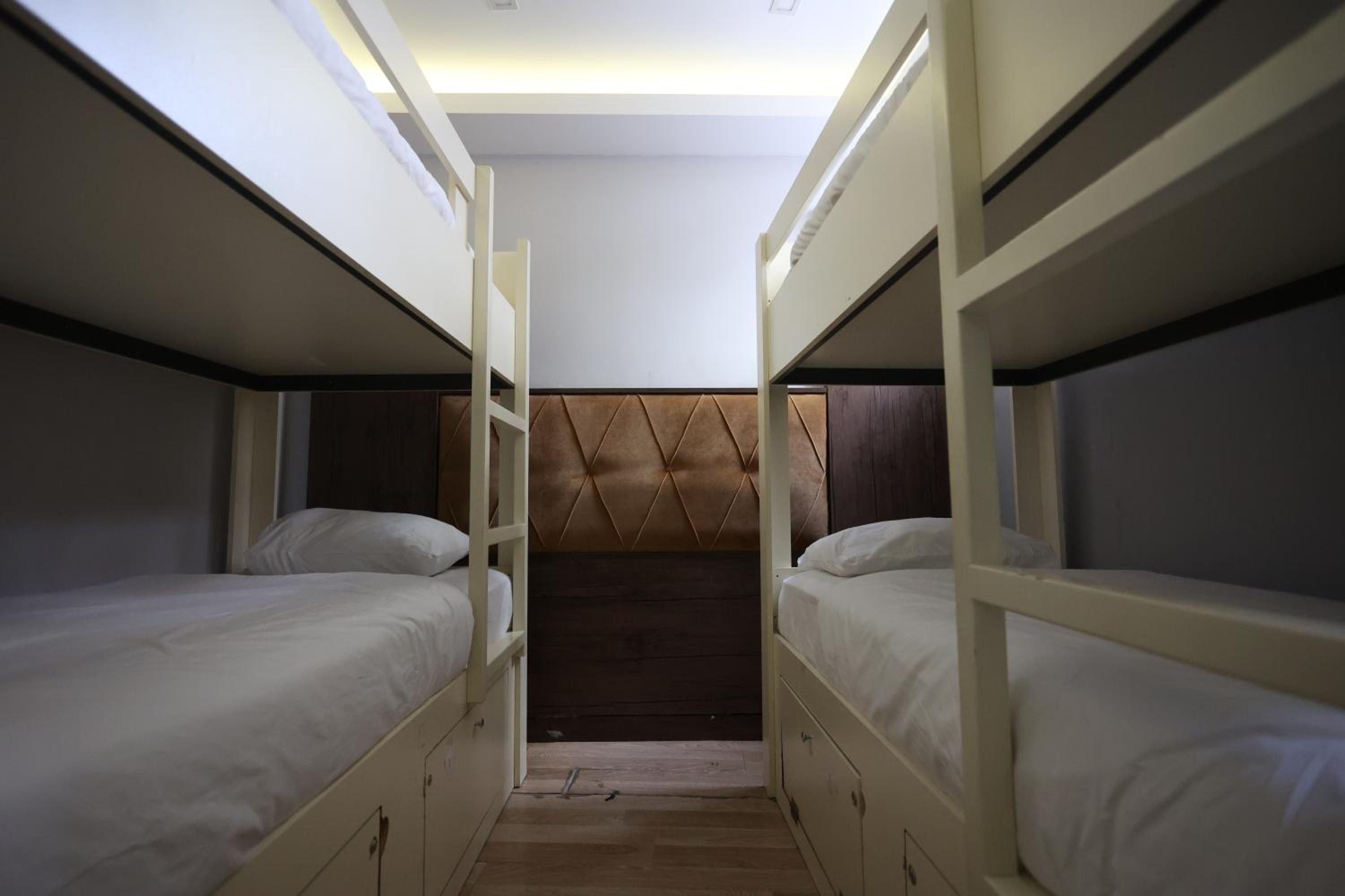 Bed in 4-Bed Mixed Dormitory Room photo 2