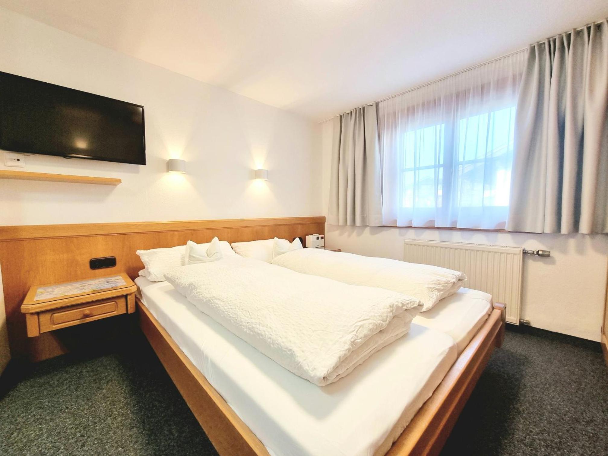 Budget Double Room photo 1