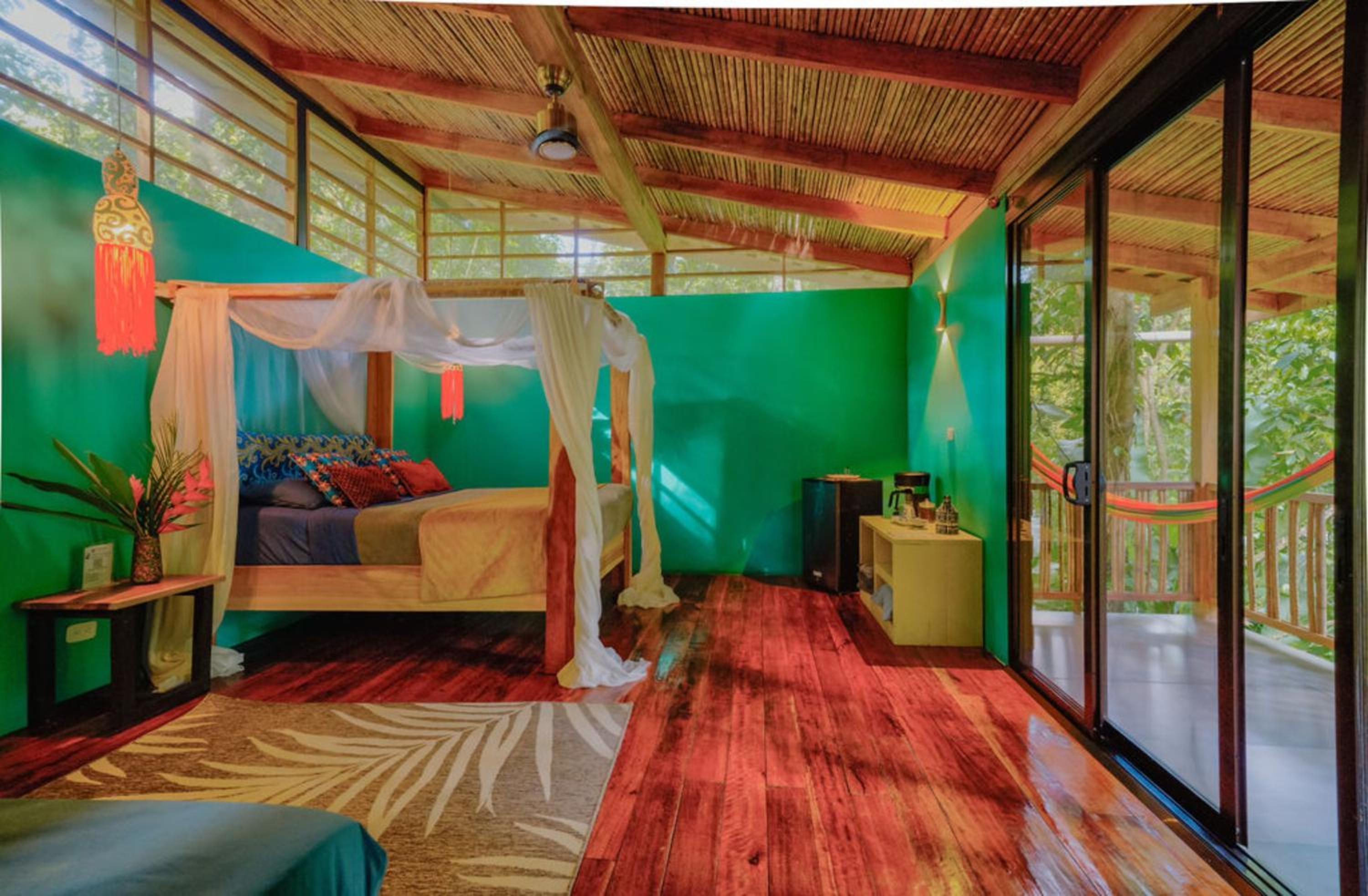 Superior Bungalow - Photo 22