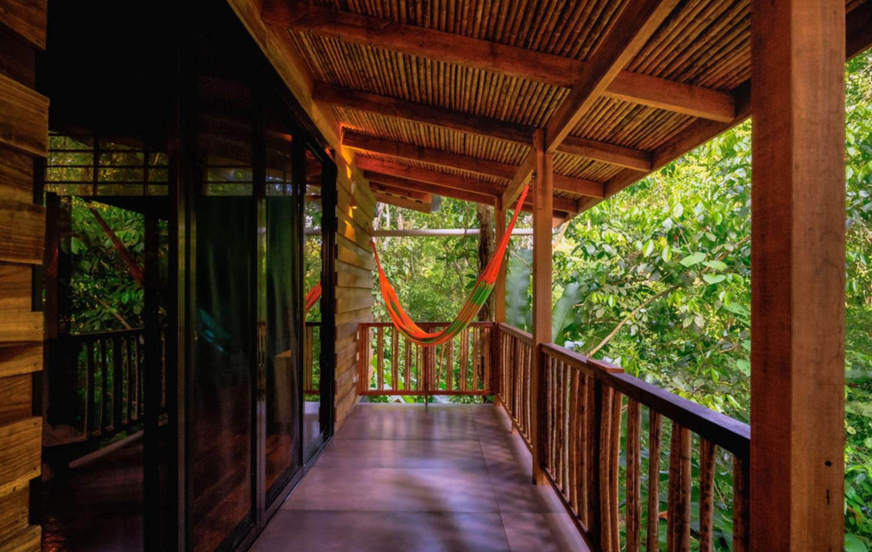 Superior Bungalow - Photo 3