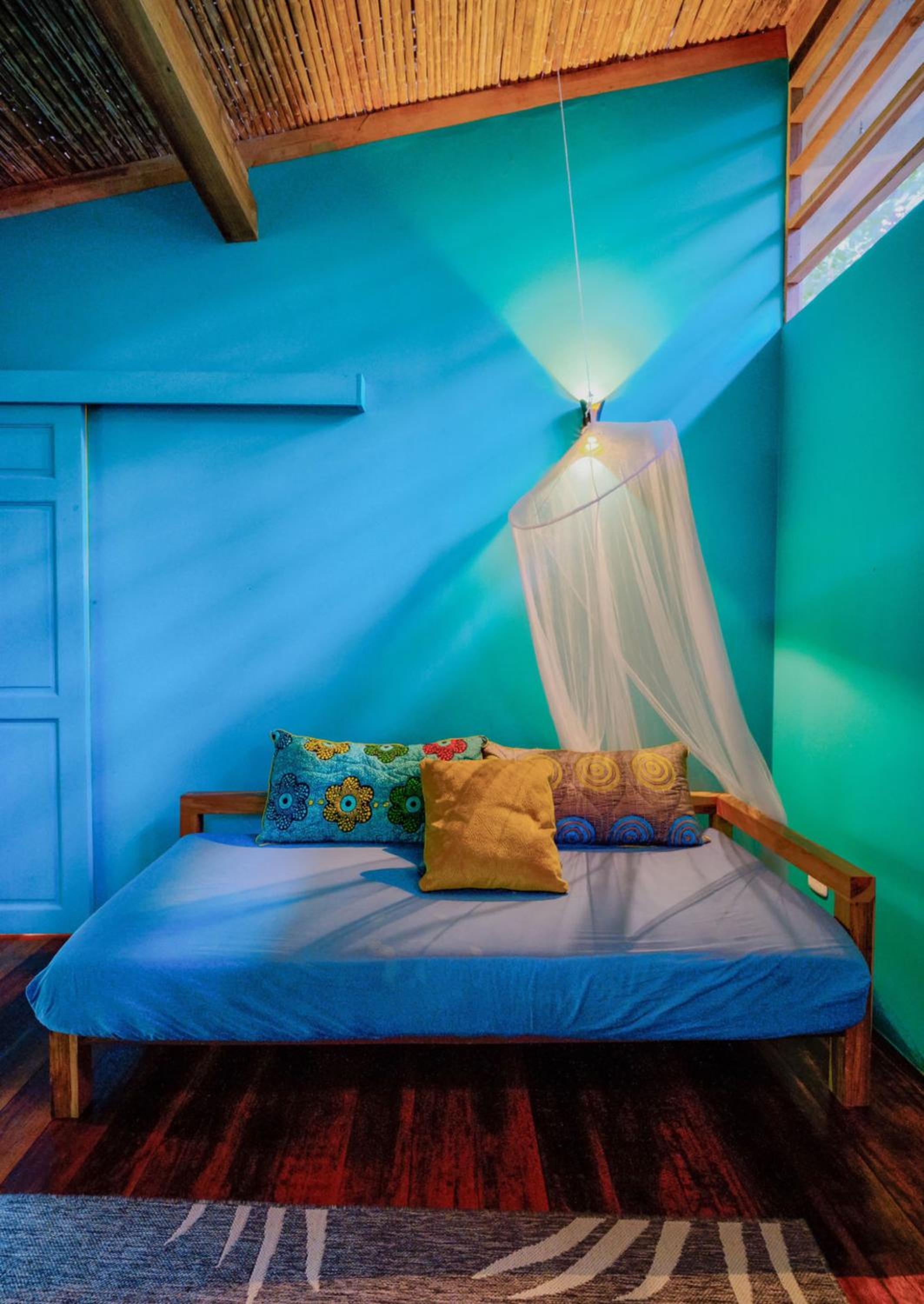 Superior Bungalow - Photo 7