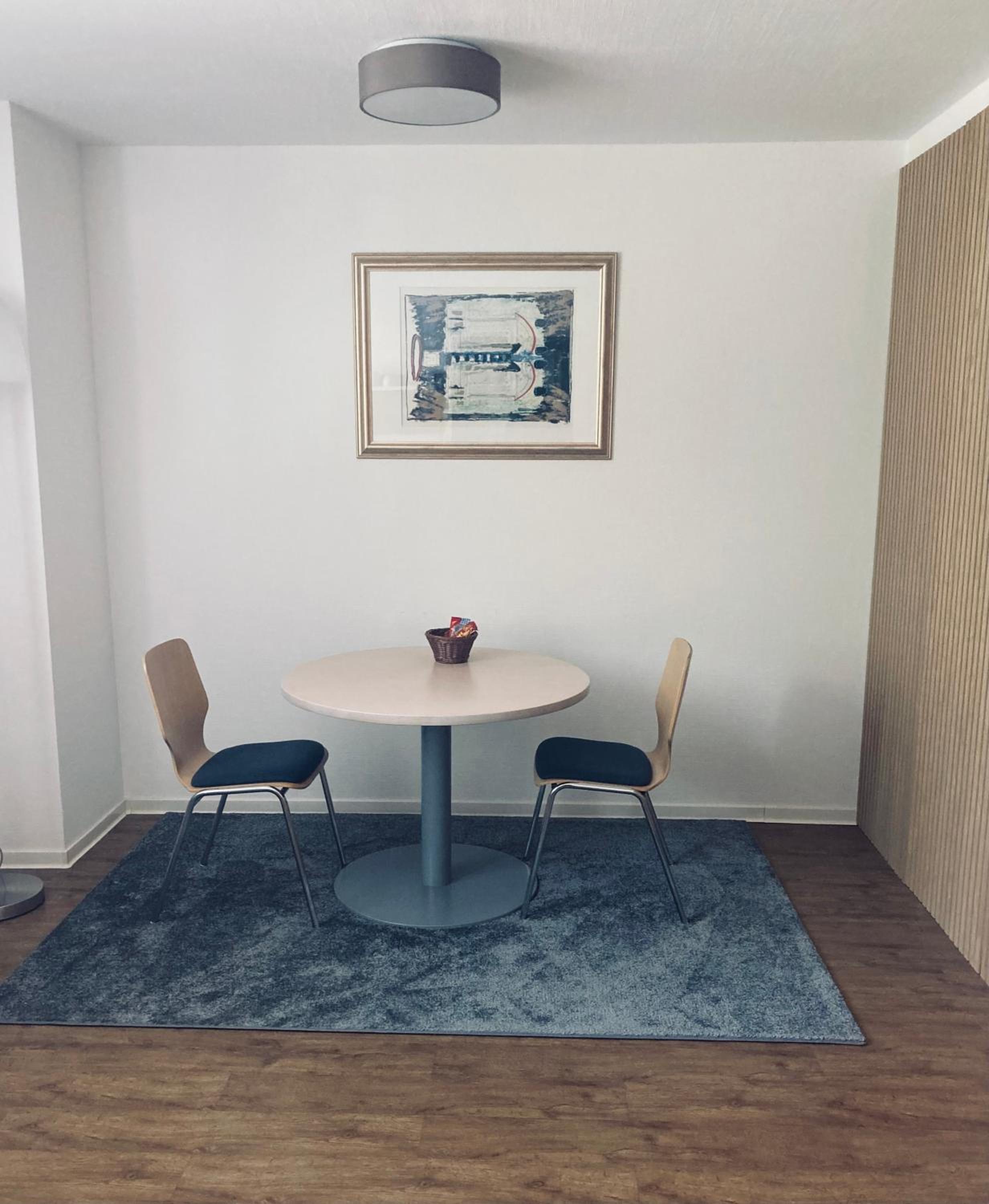 One-Bedroom Apartment photo 2