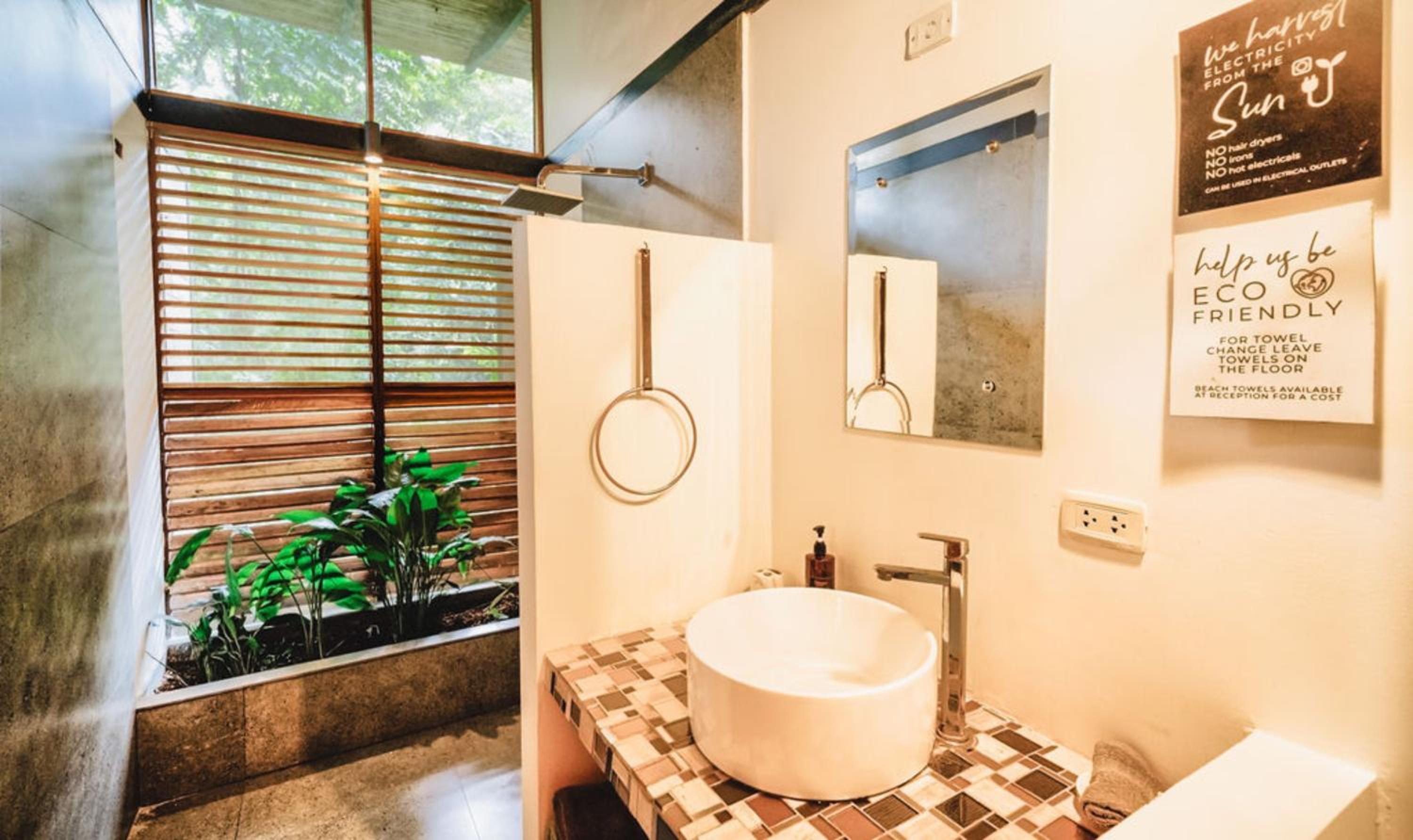 Deluxe Double Room - Photo 14