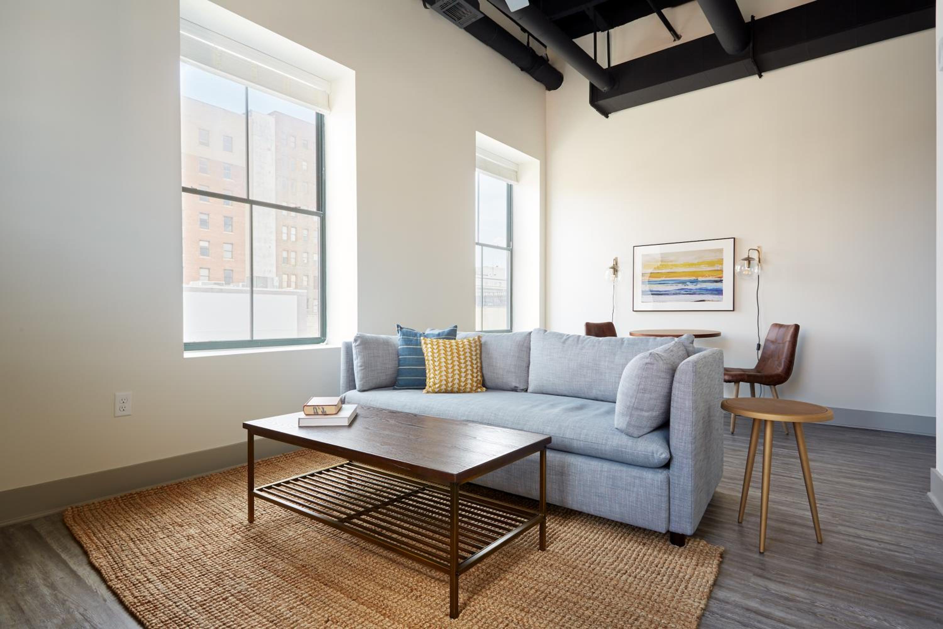 One-Bedroom Apartment (Self Check-in with Virtual Front Desk)