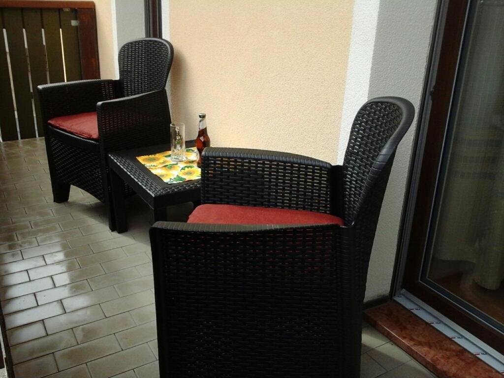 Apartment with Balcony photo 2