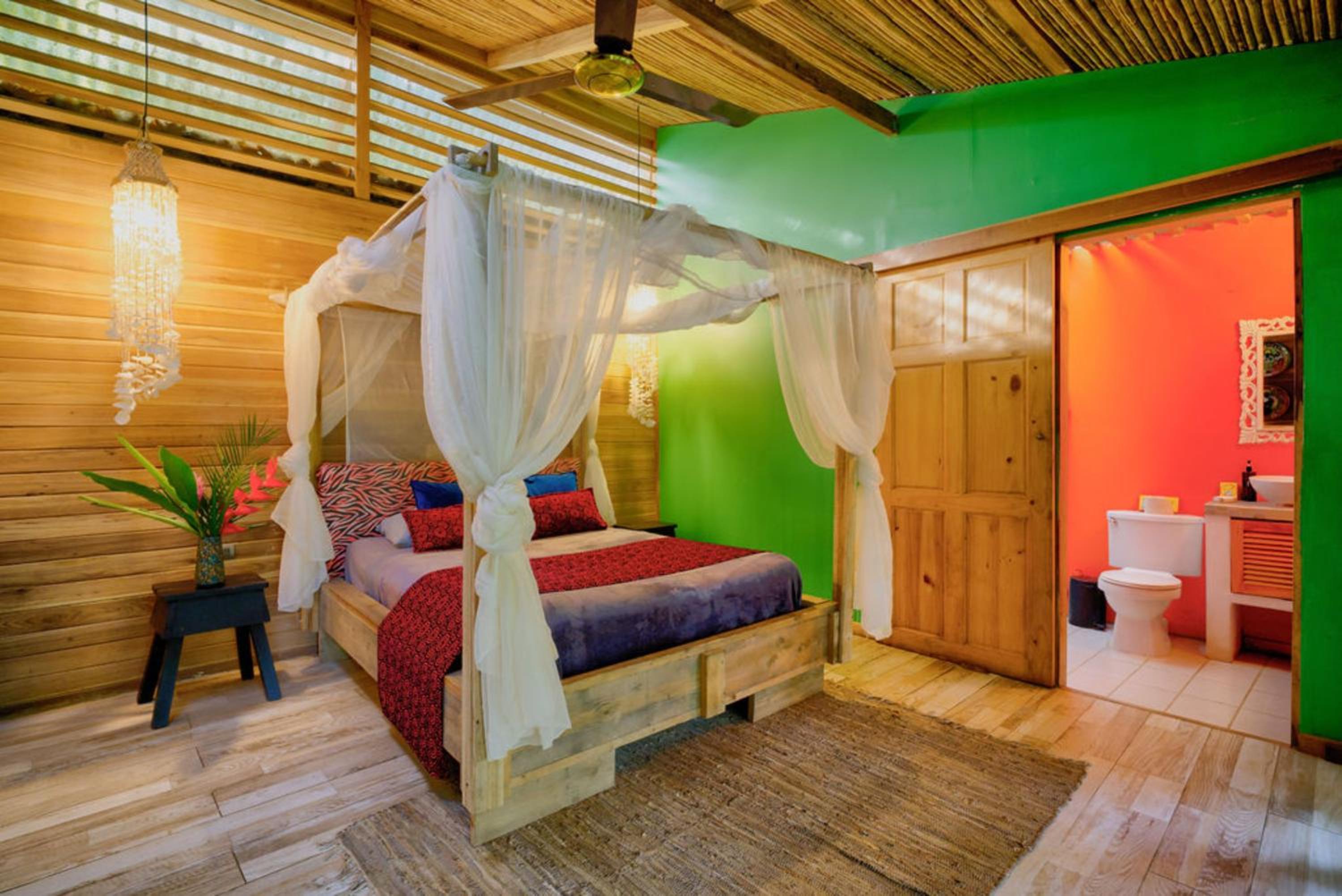 Deluxe Bungalow - Photo 12