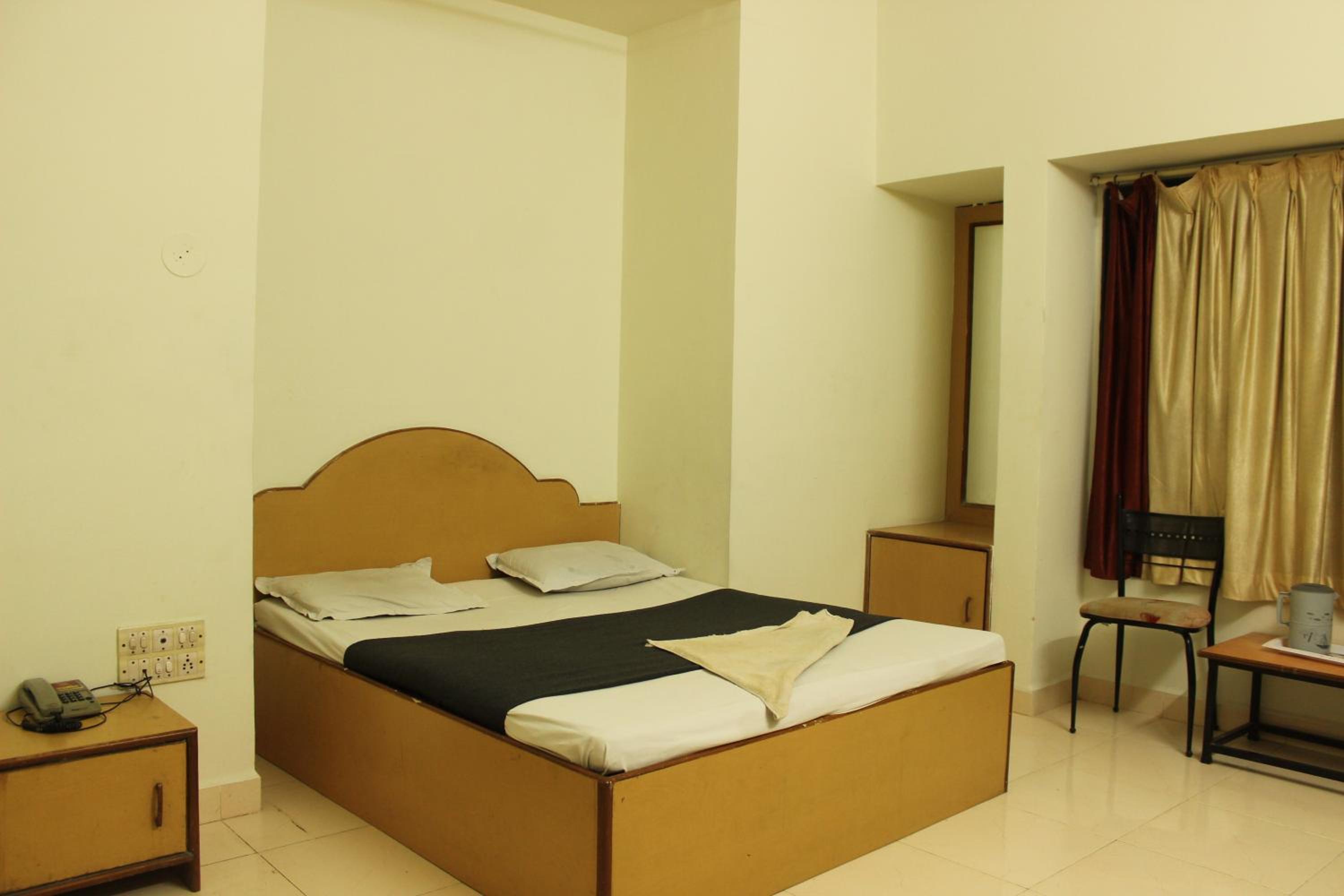 Standard Double Room With Fan photo 3