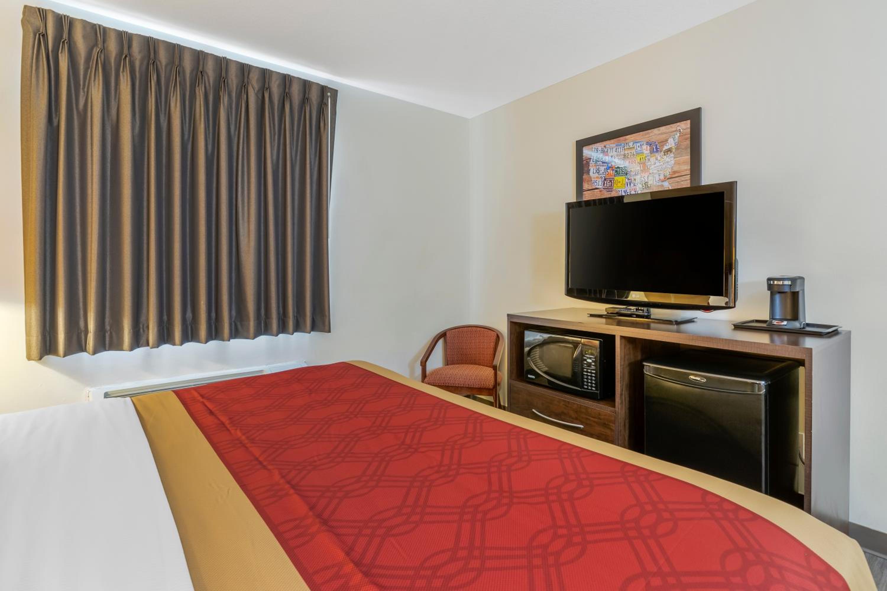 Suite with Two Double Beds - Accessible/Non-Smoking - Photo 3