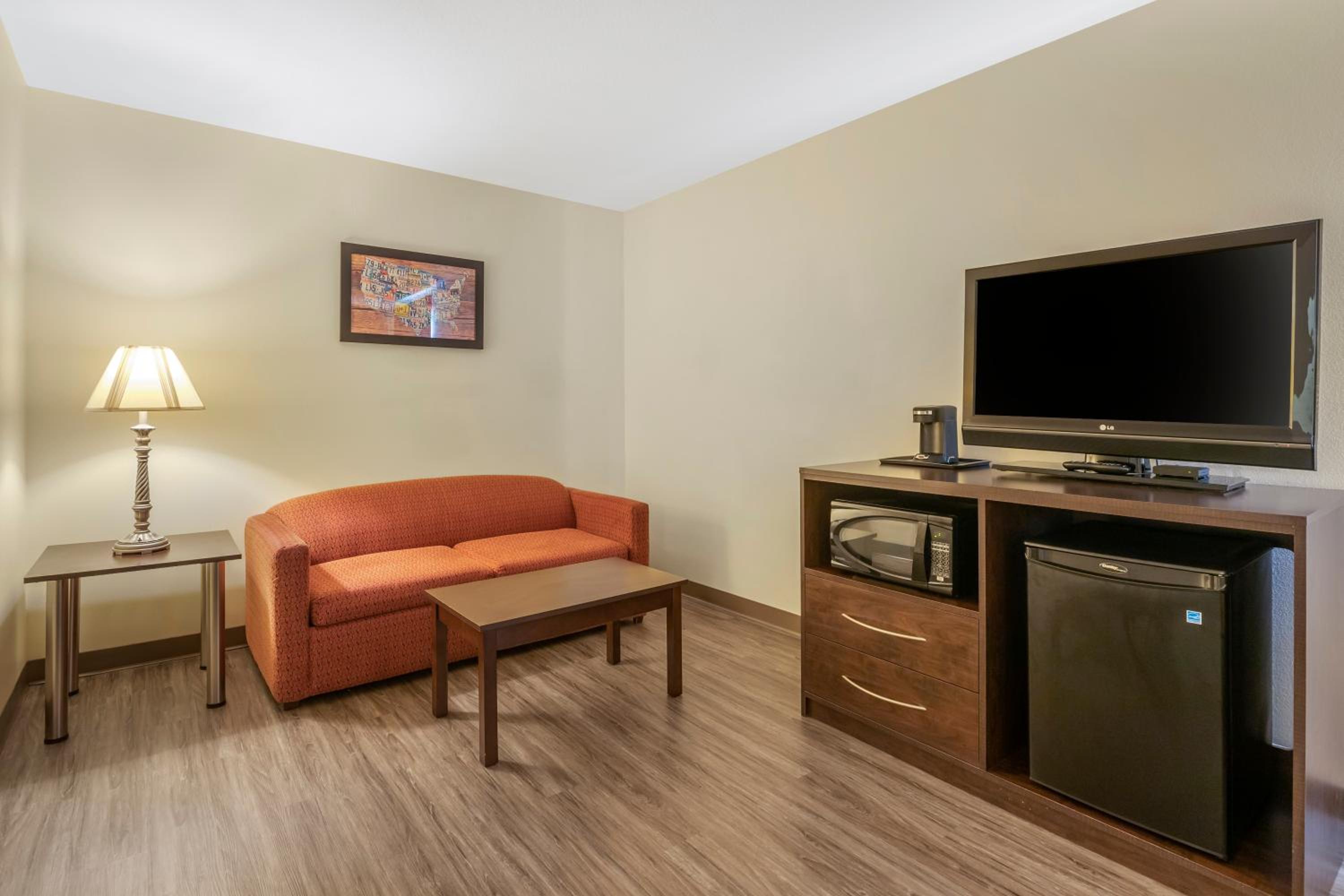 Suite with Two Double Beds - Accessible/Non-Smoking - Photo 1