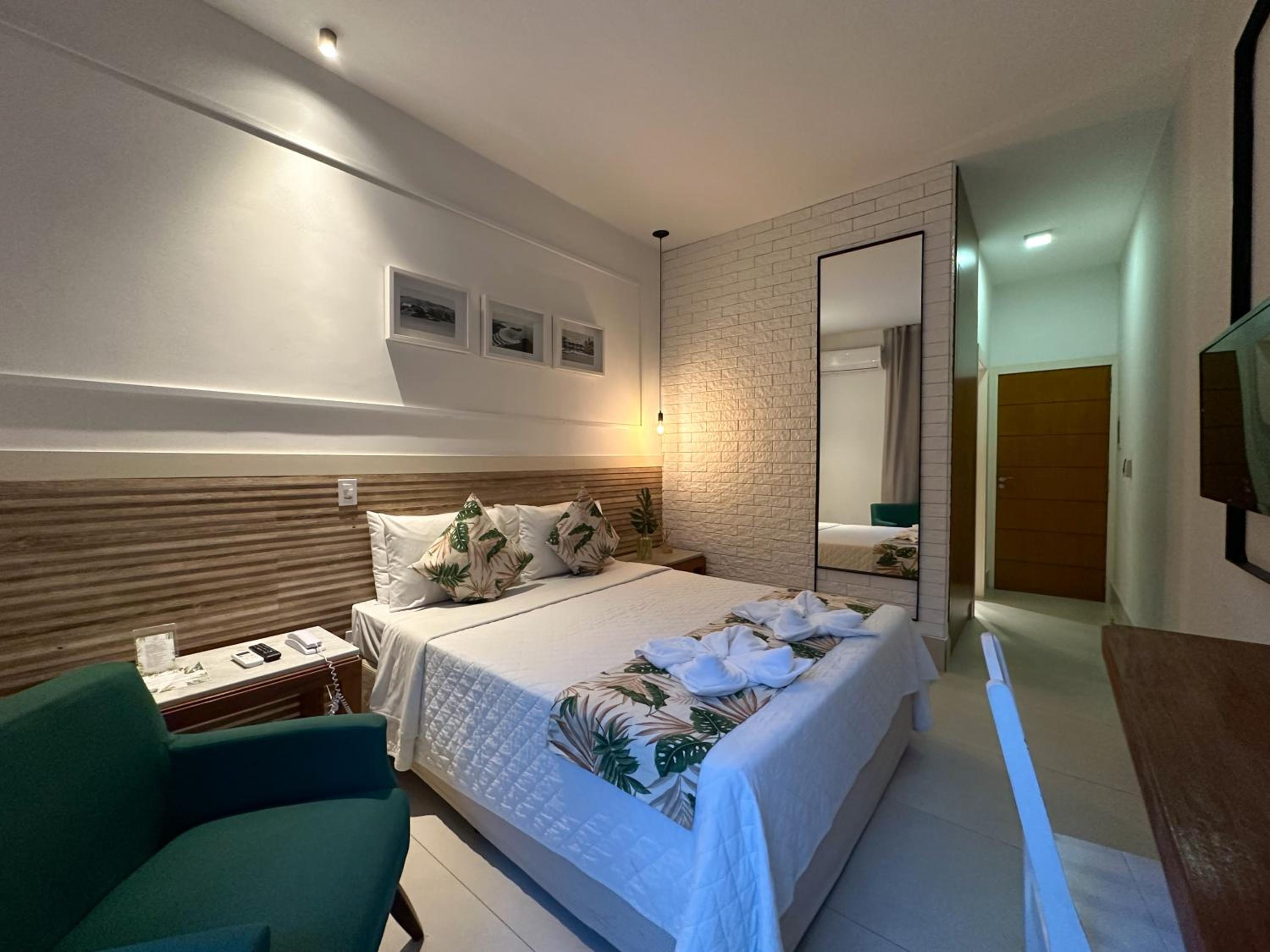 Suite with Spa Bath Internal View