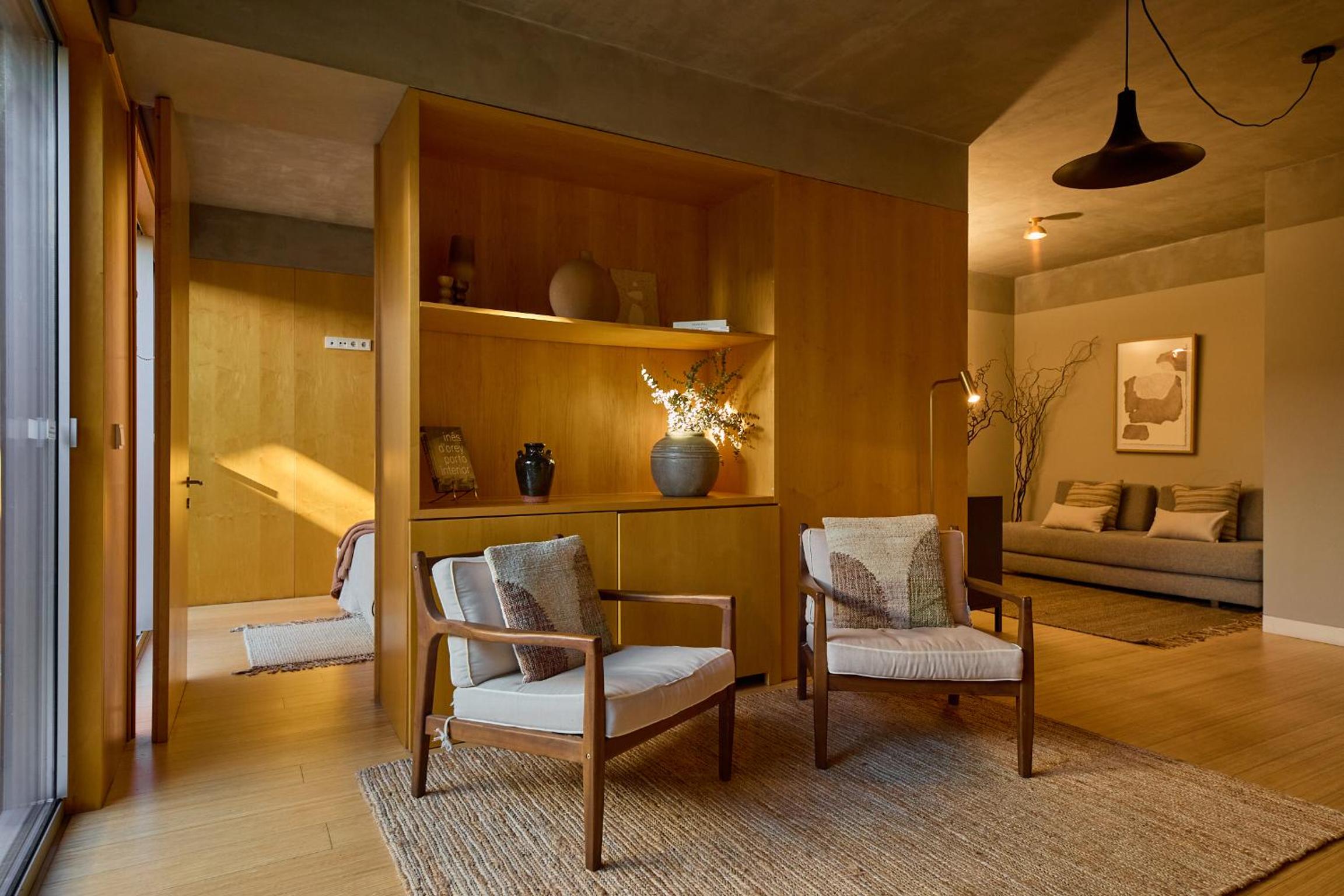 Deluxe Two-Bedroom Apartment with Patio and Private Garden photo 1
