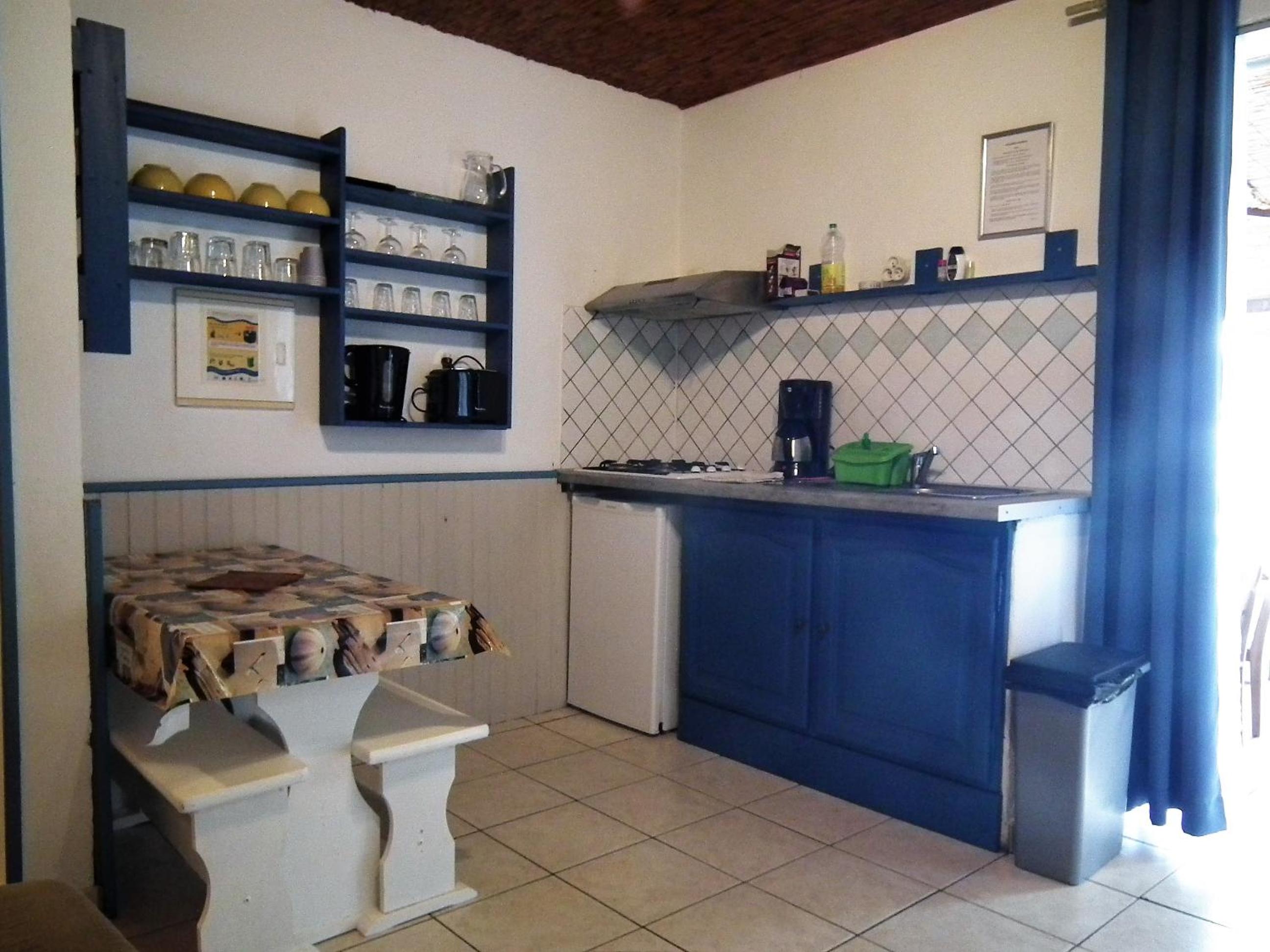 One-Bedroom House - Photo 12