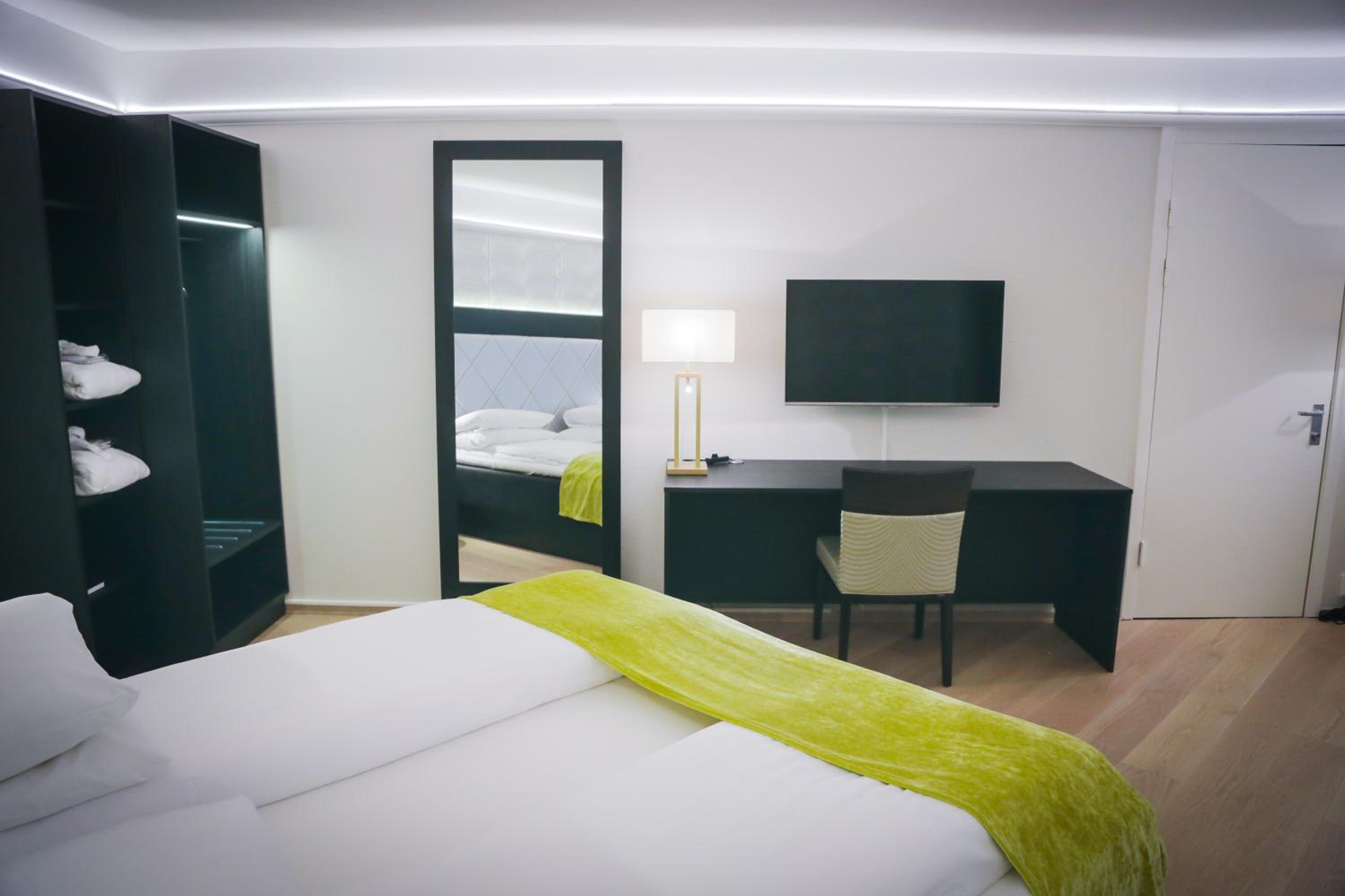 Business Double or Twin Room - Photo 21