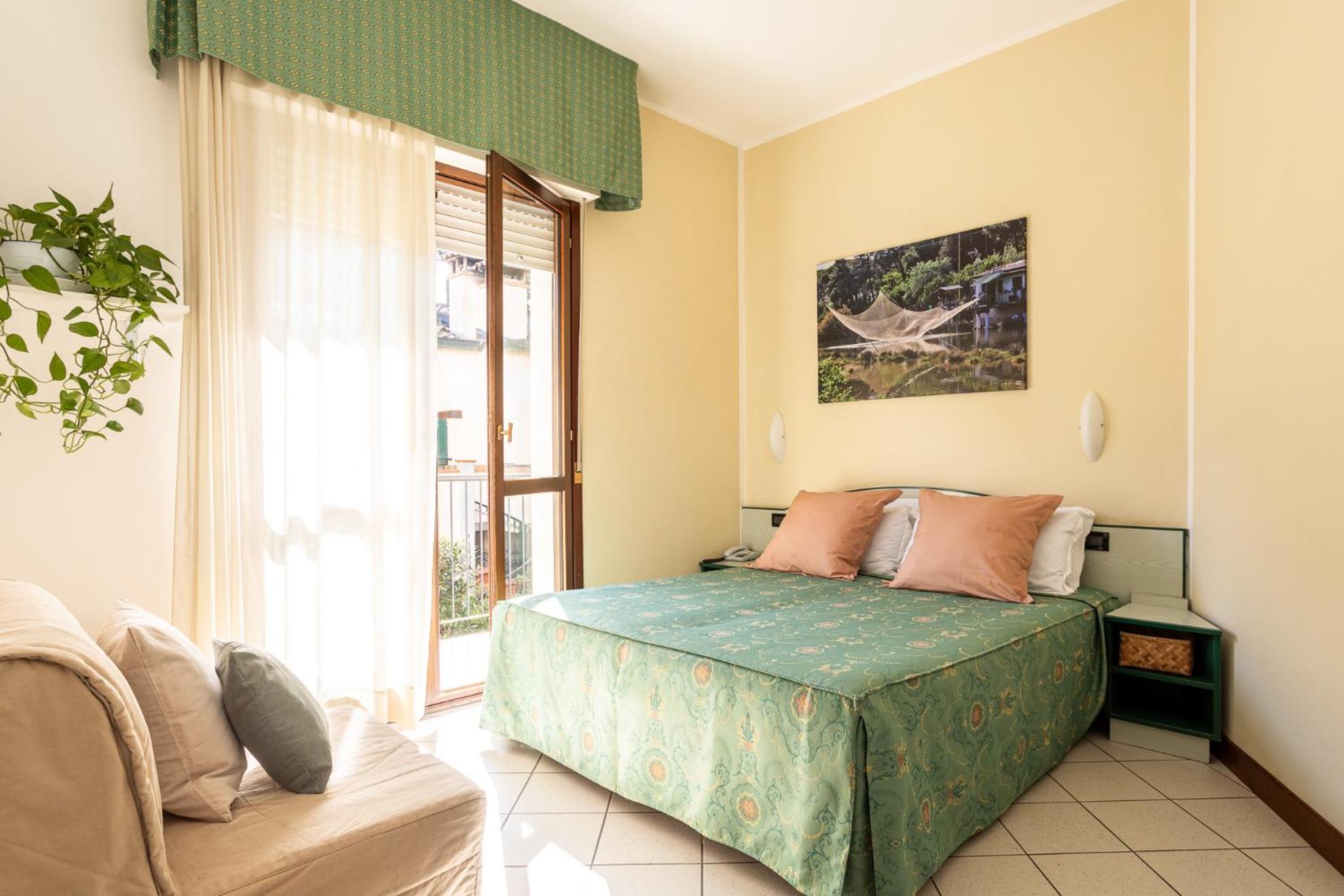 Double or Twin Room - Photo 12