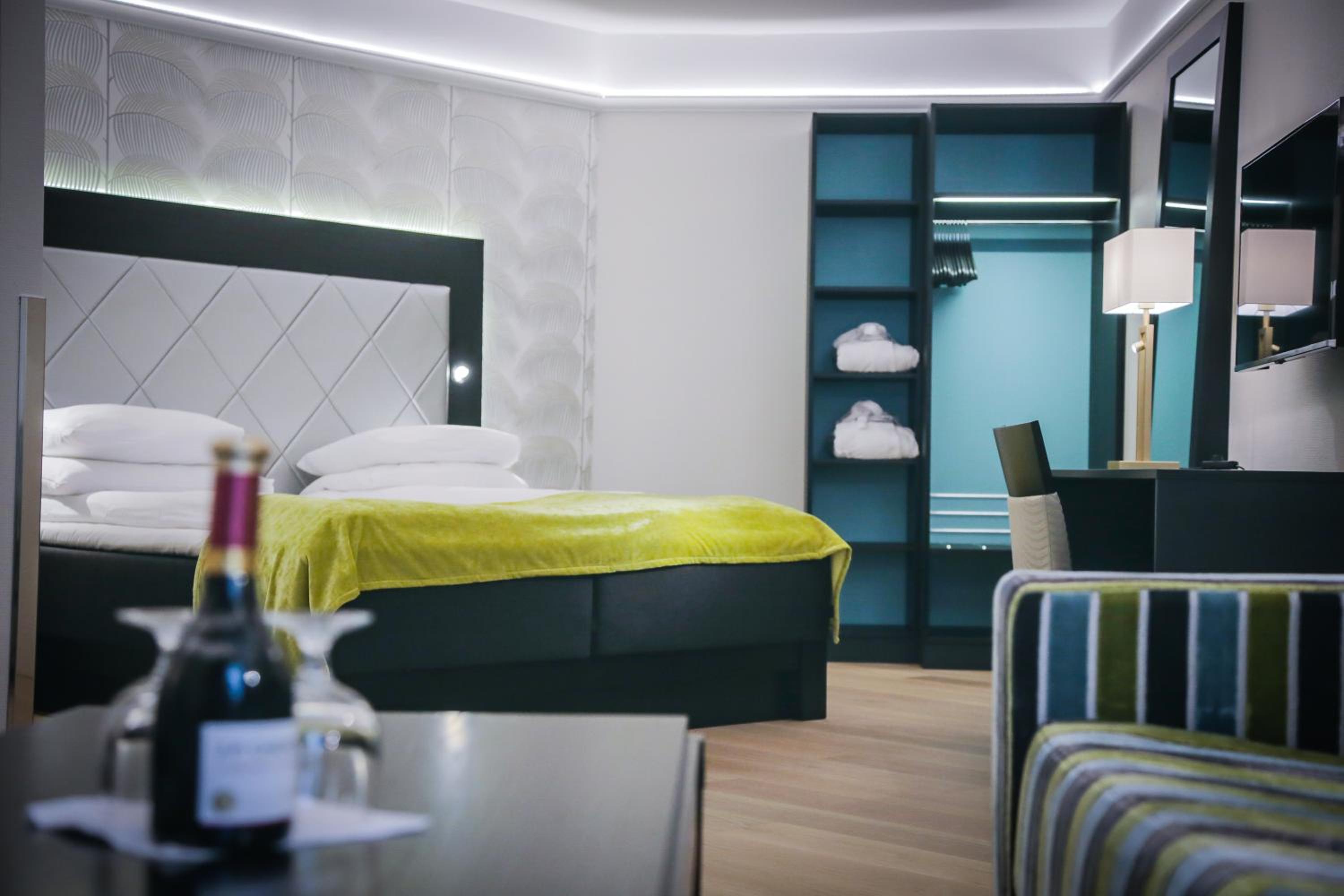 Business Double or Twin Room - Photo 18