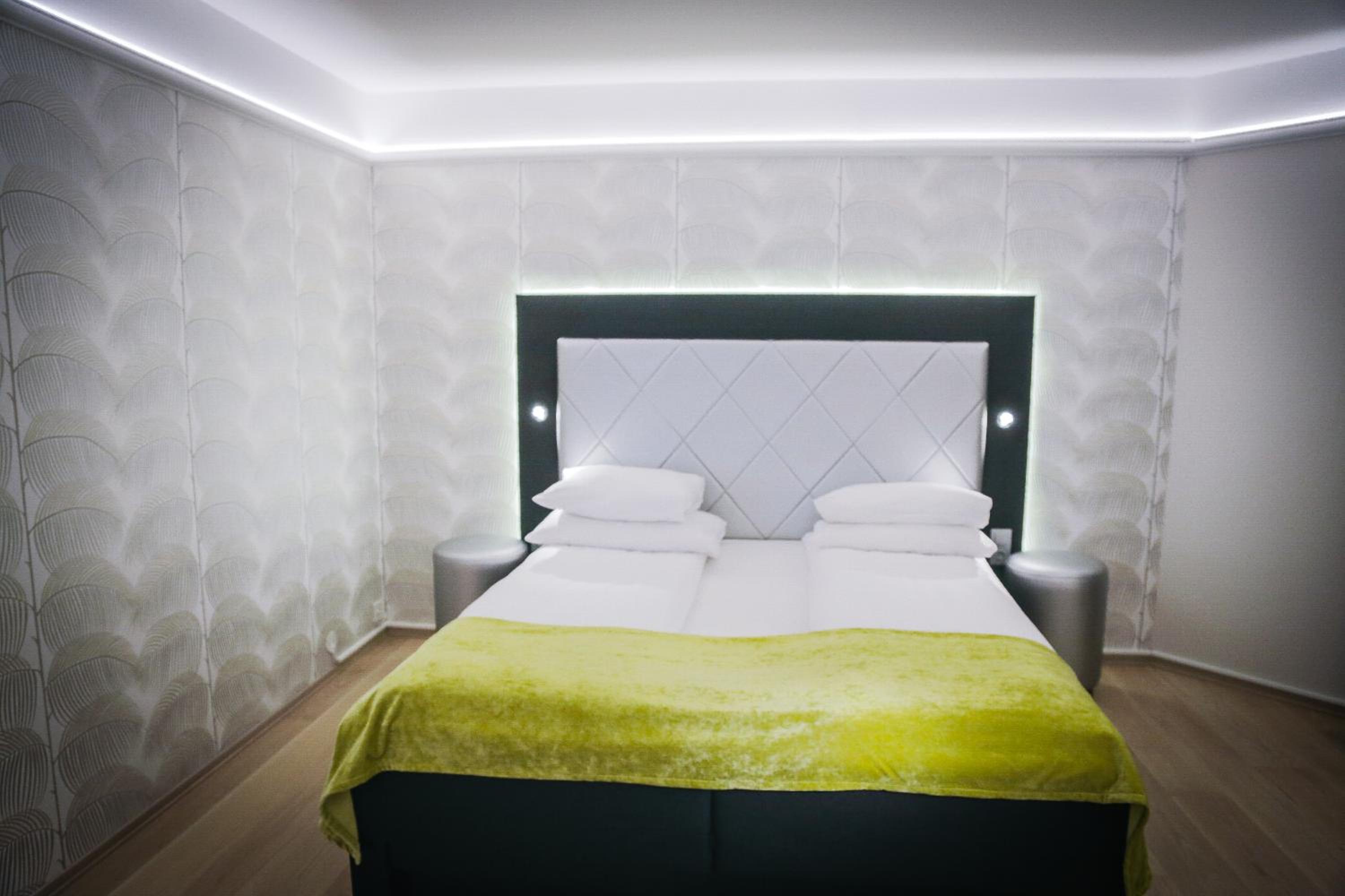 Business Double or Twin Room - Photo 17