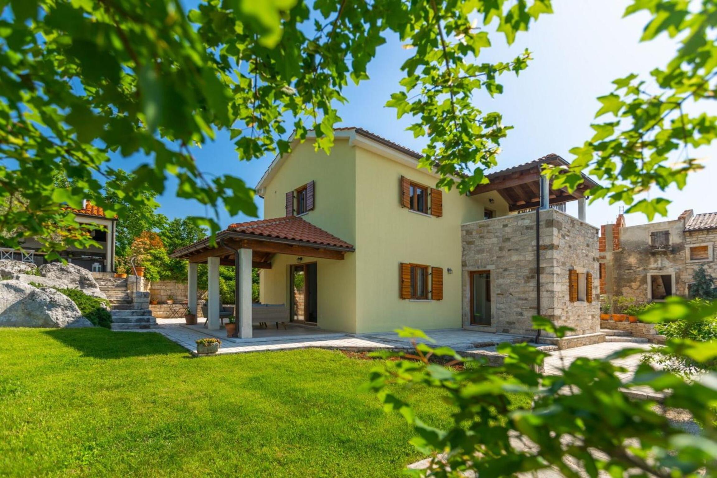 Villa With Private Pool photo 2
