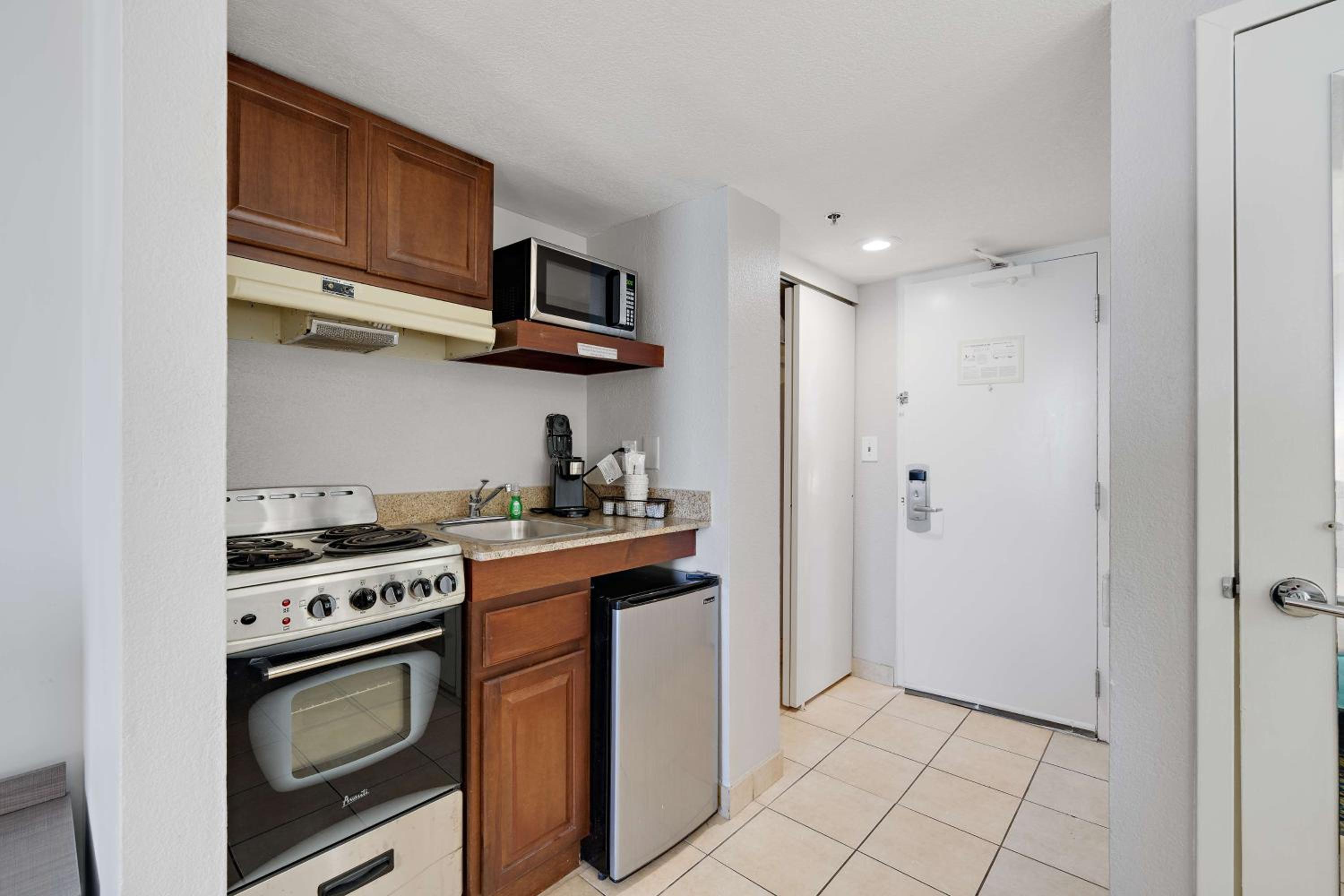 King Room with Ocean View - Non Smoking photo 2