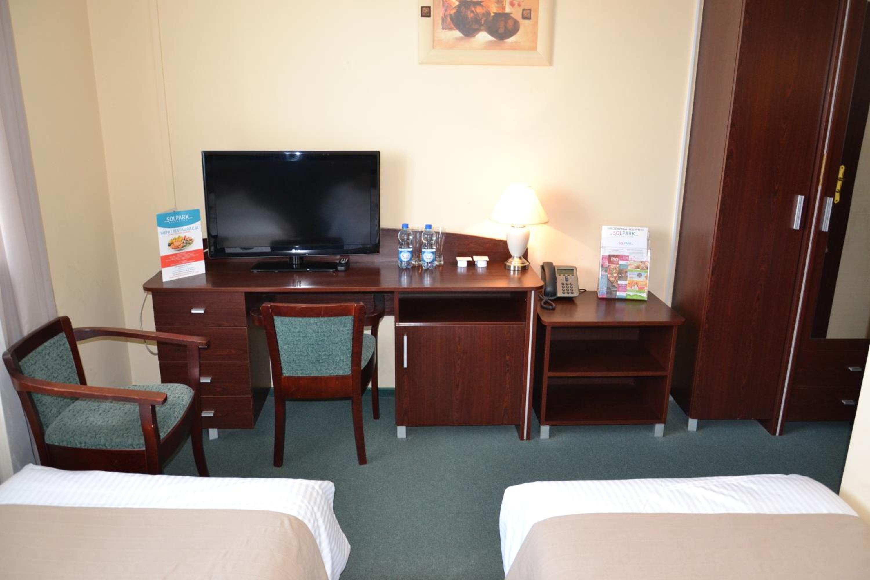 Twin Room - Photo 4