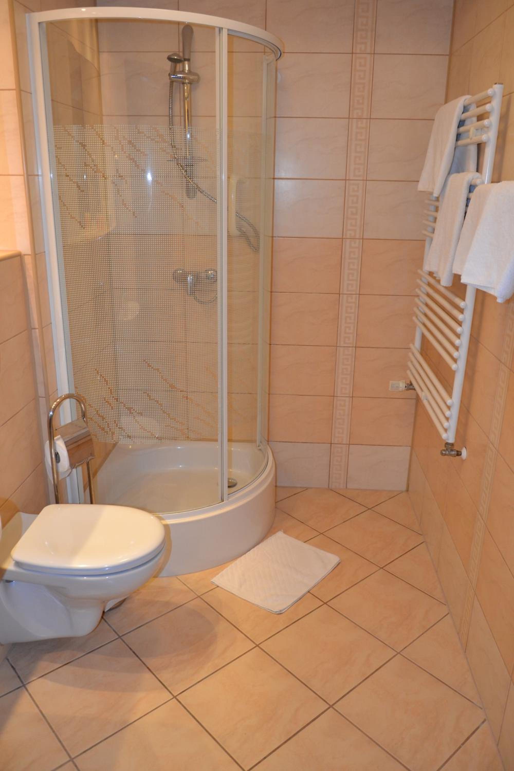 Twin Room - Photo 3