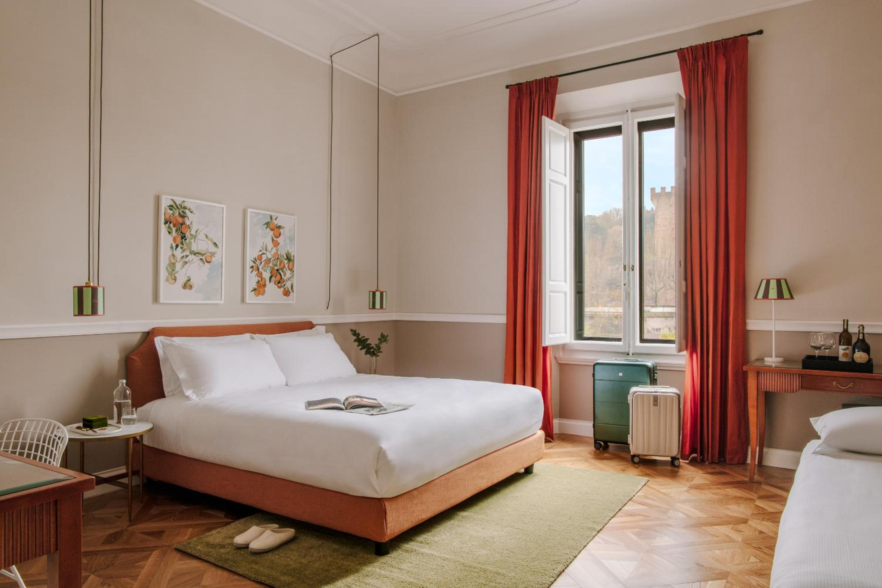 Original Room - 3 Person photo 1