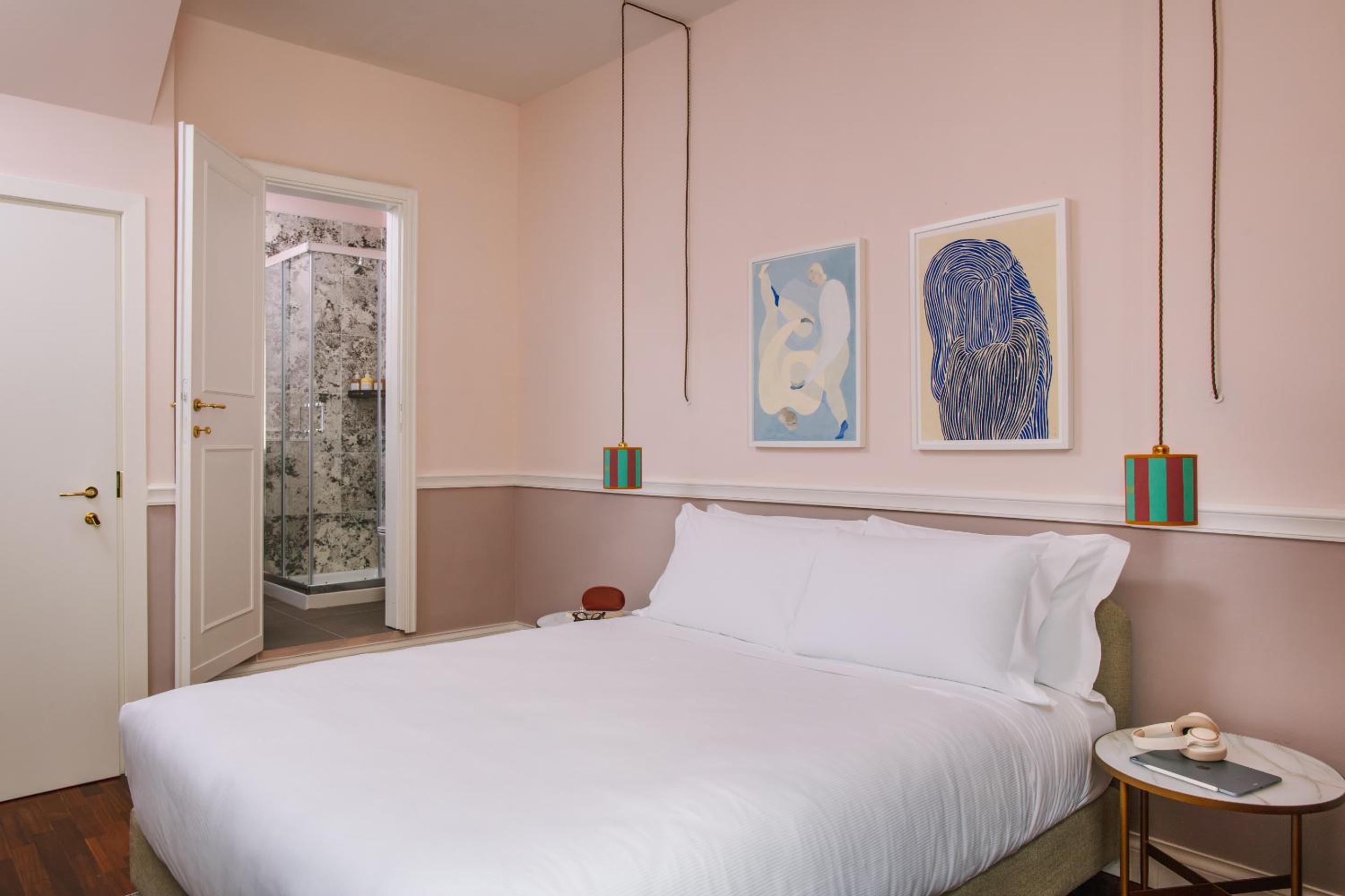 Deluxe Queen Room photo 2