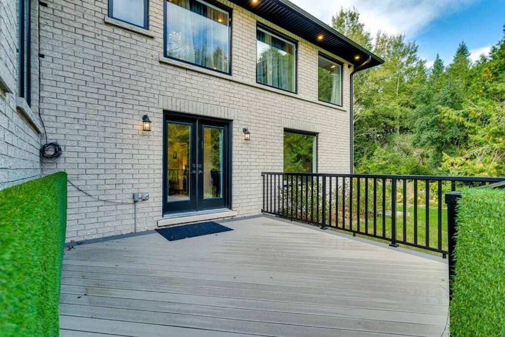 Seven-Bedroom House photo 3