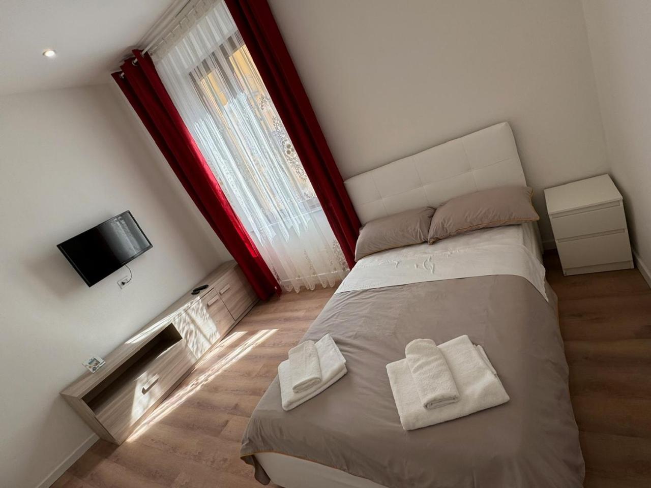 Double Room With Private Bathroom