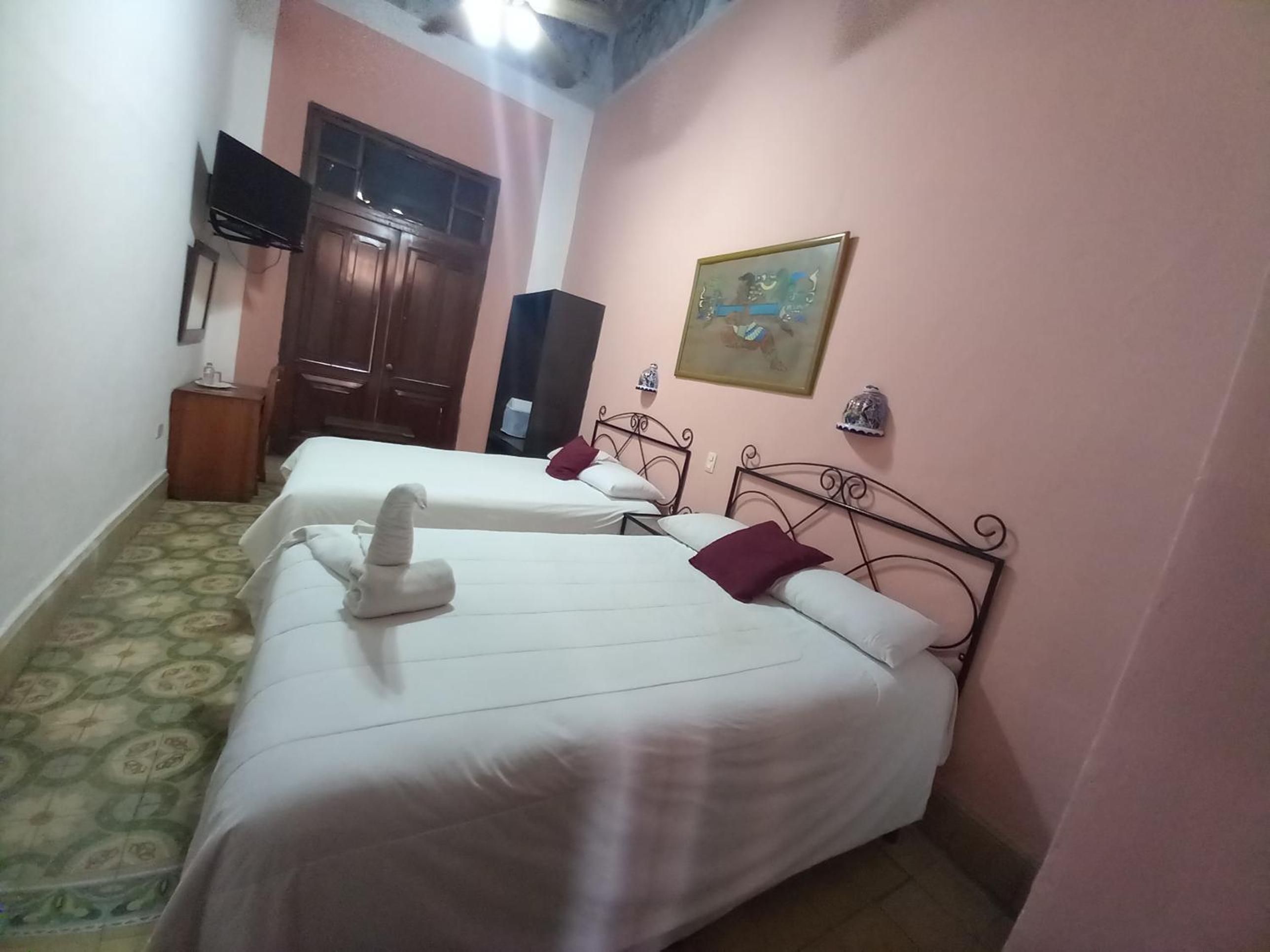 Double Room with Two Double Beds - Photo 7