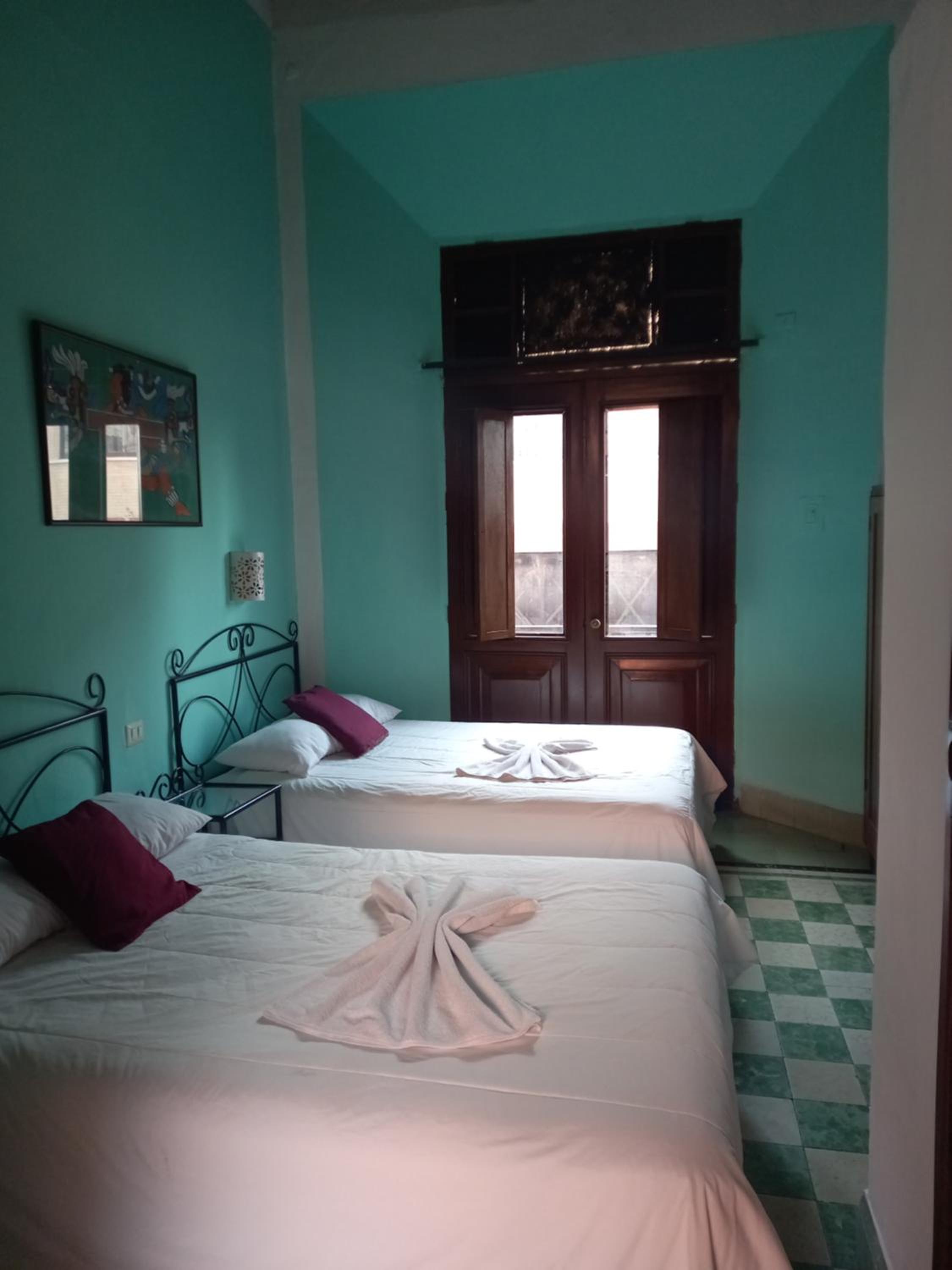 Double Room with Two Double Beds - Photo 2