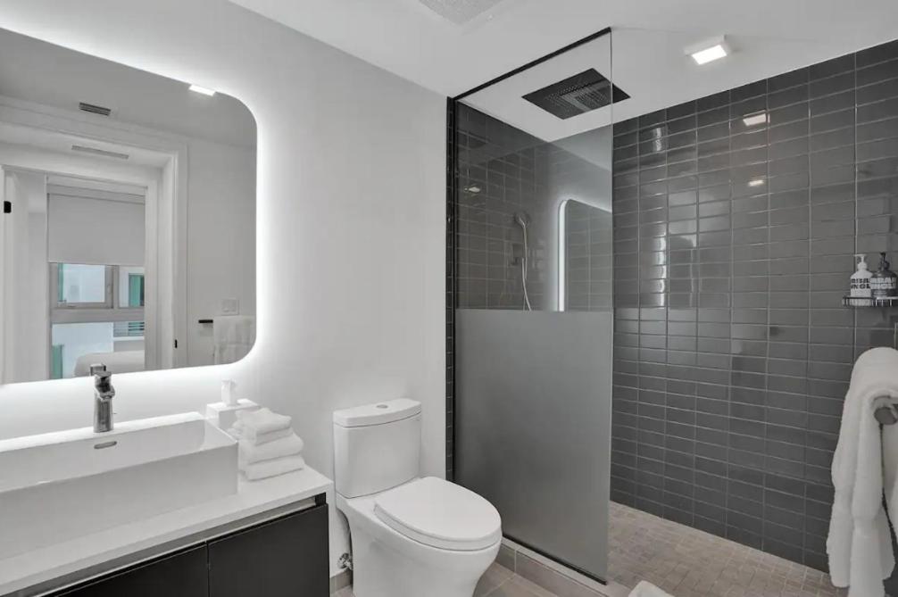Deluxe Double Room (2 Adults + 1 Child) photo 3