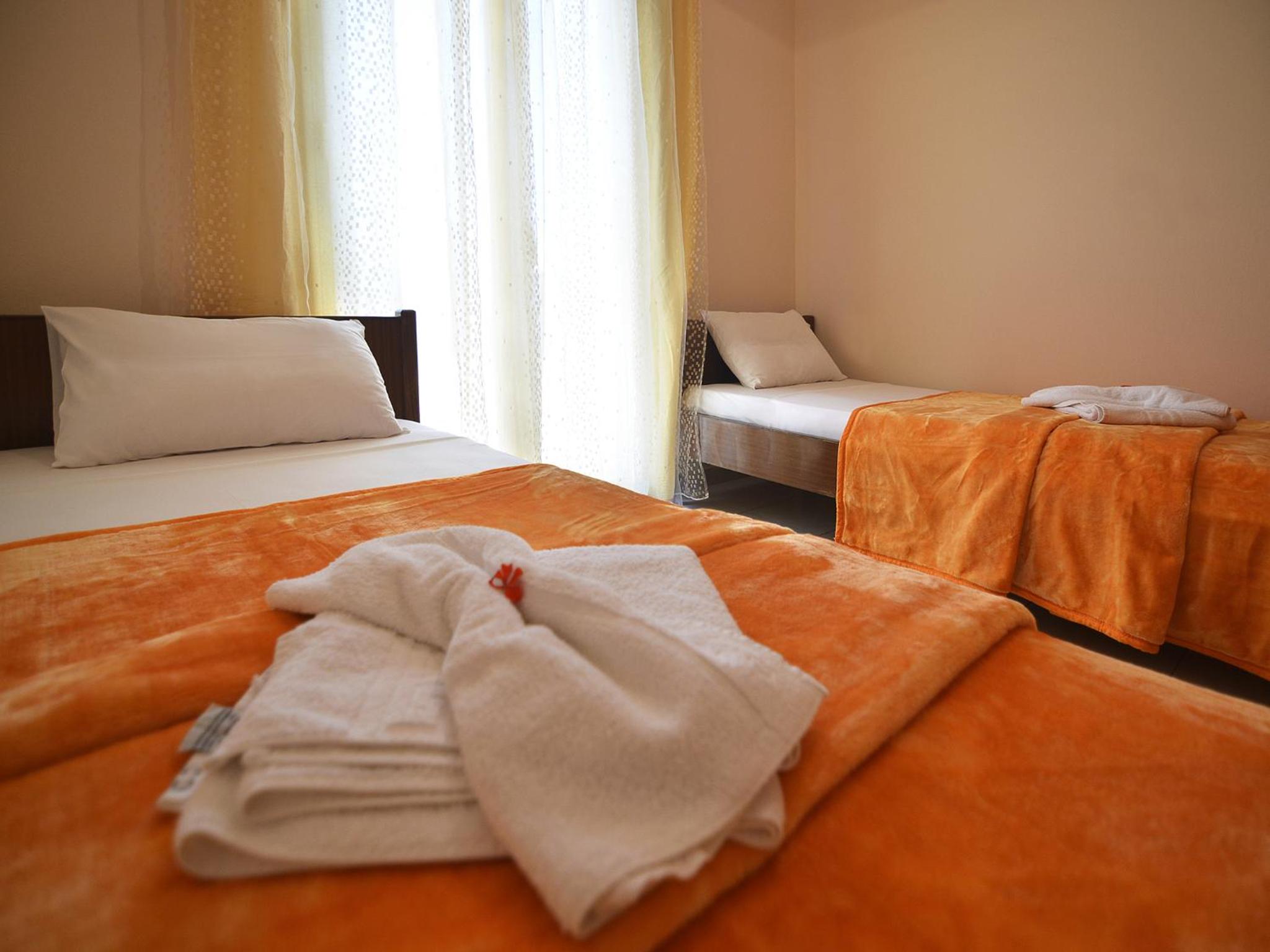 Two-Bedroom Apartment with City View - Photo 6
