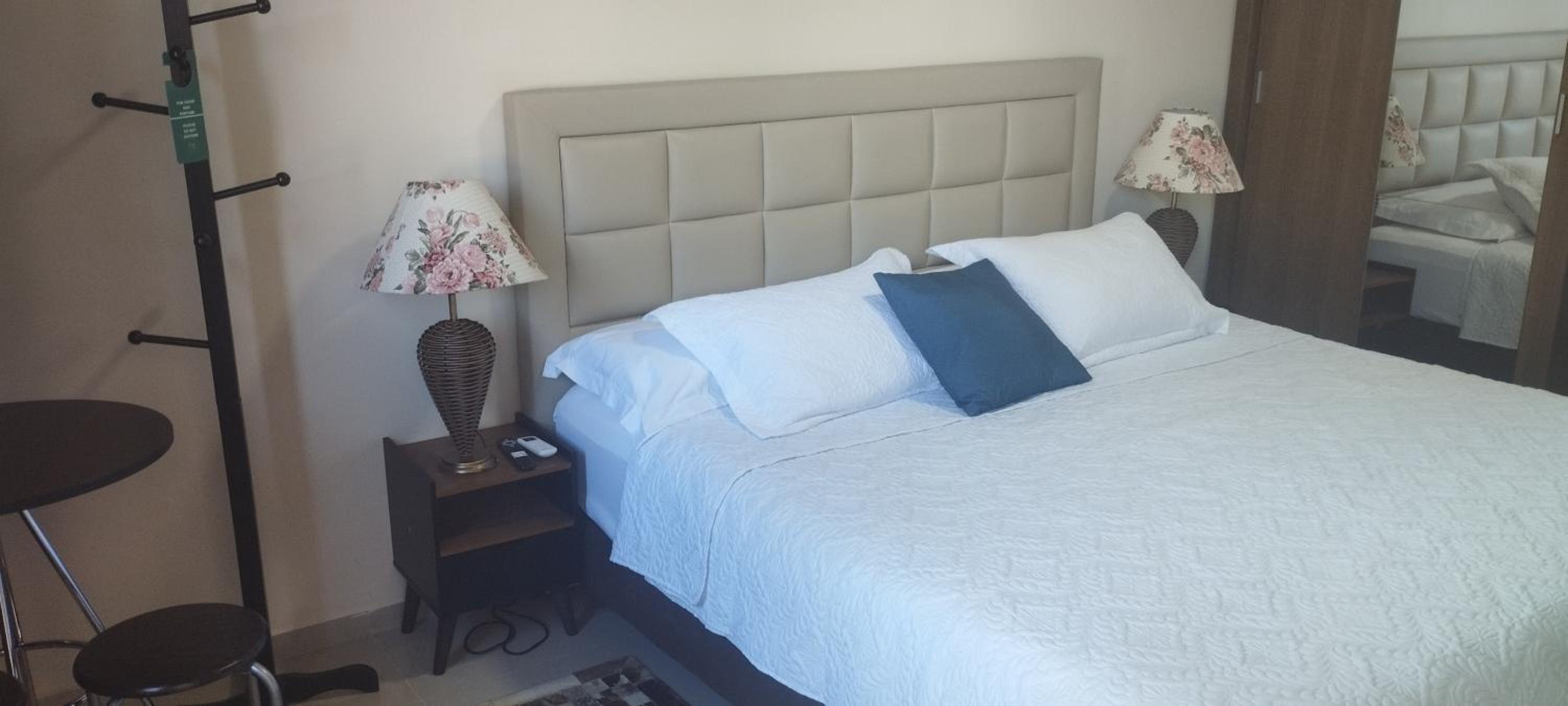 Deluxe King Suite - Photo 6