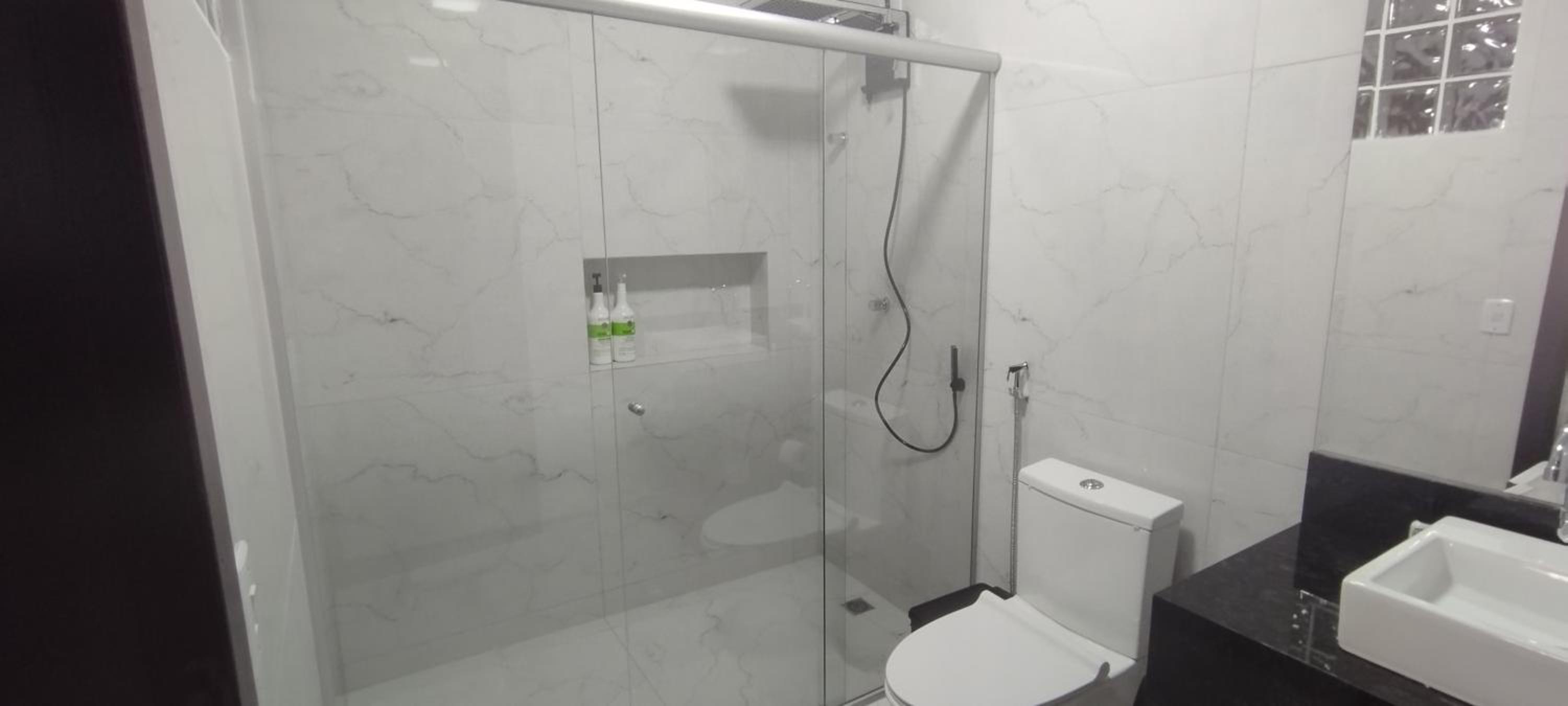 Deluxe King Suite - Photo 5