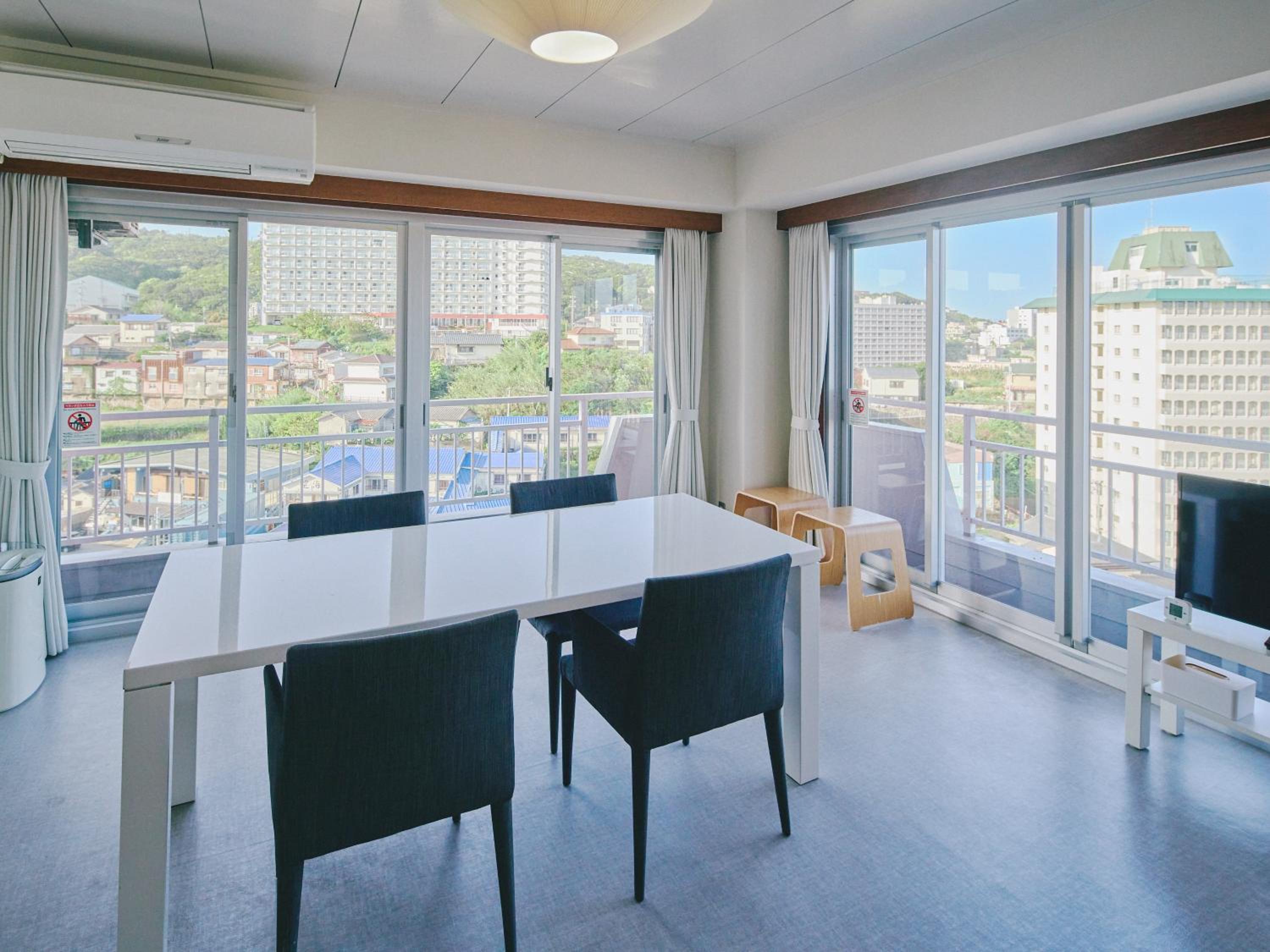 Apartment with Sea View - Photo 8