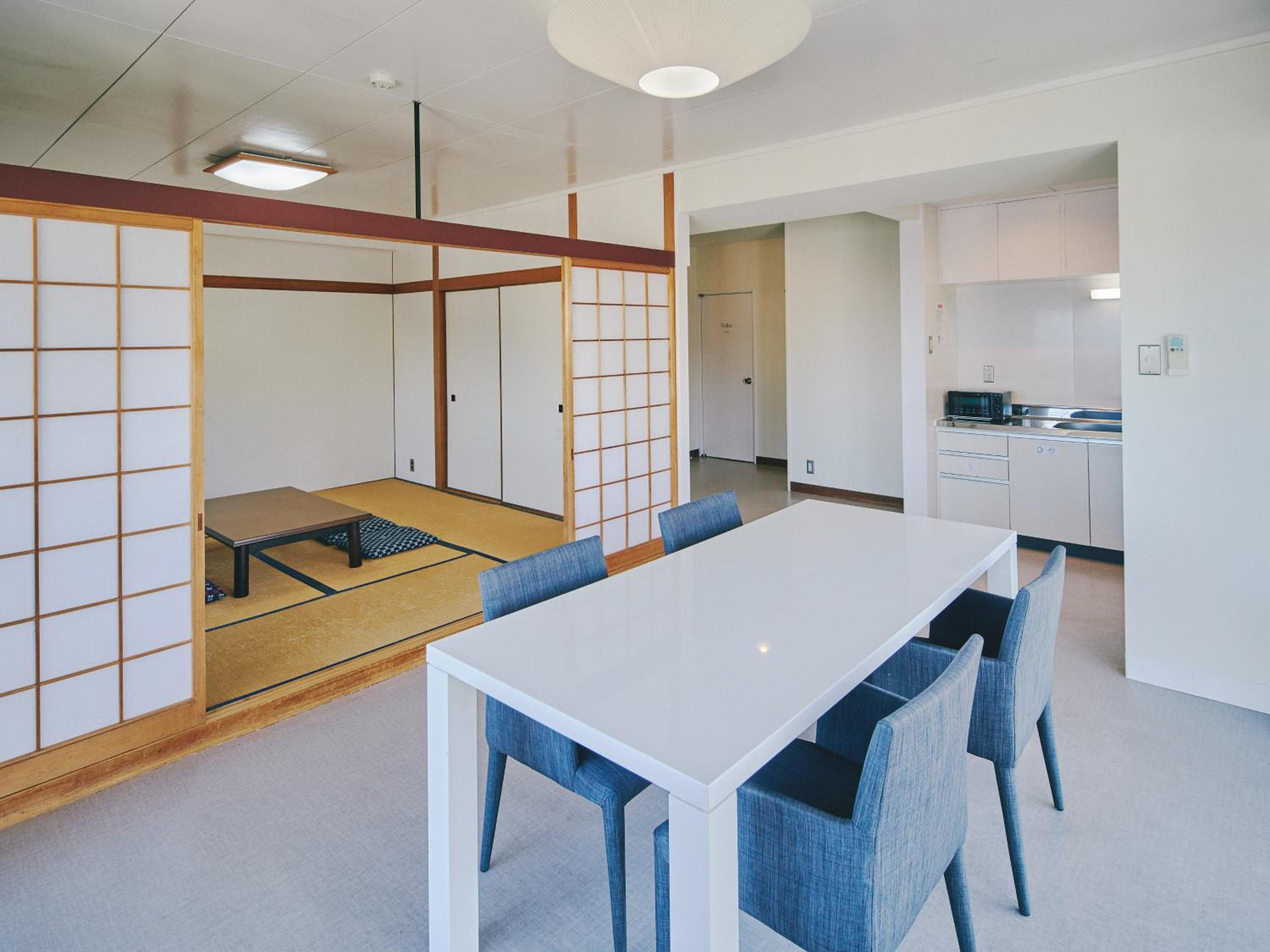 Apartment with Sea View - Photo 9