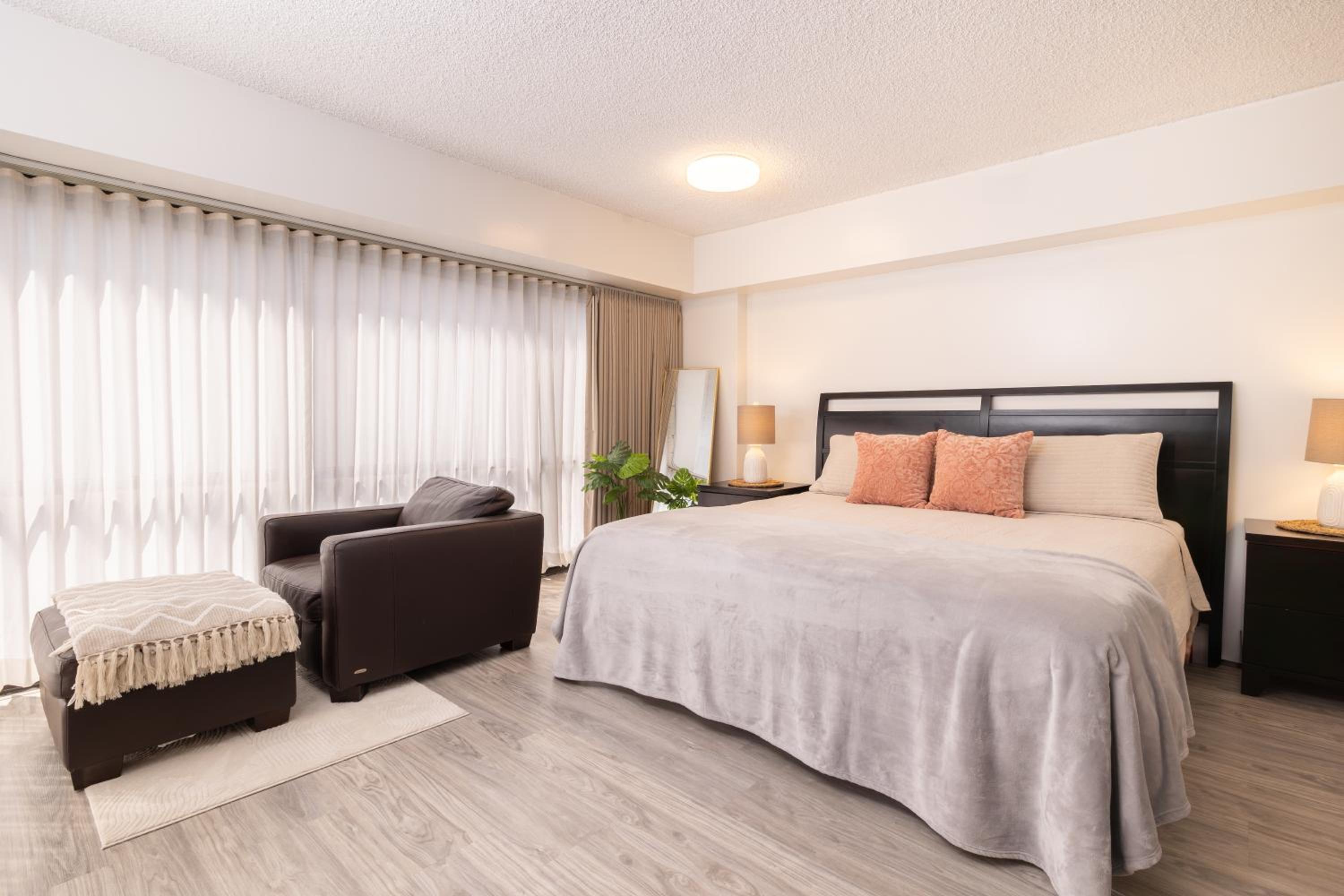 1-Bedroom Mountain View Suite - Photo 1