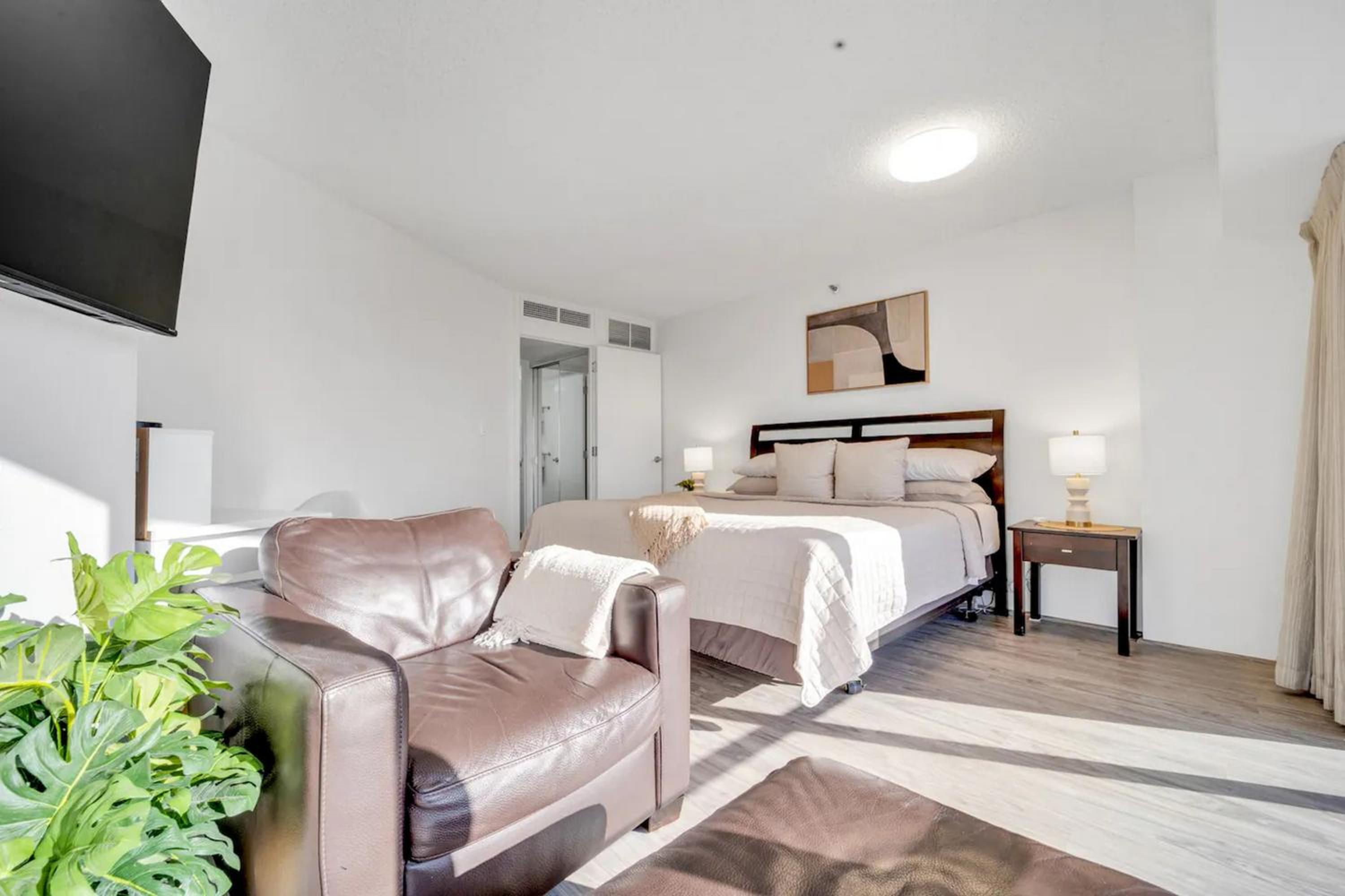 Ocean View Suite - Photo 8