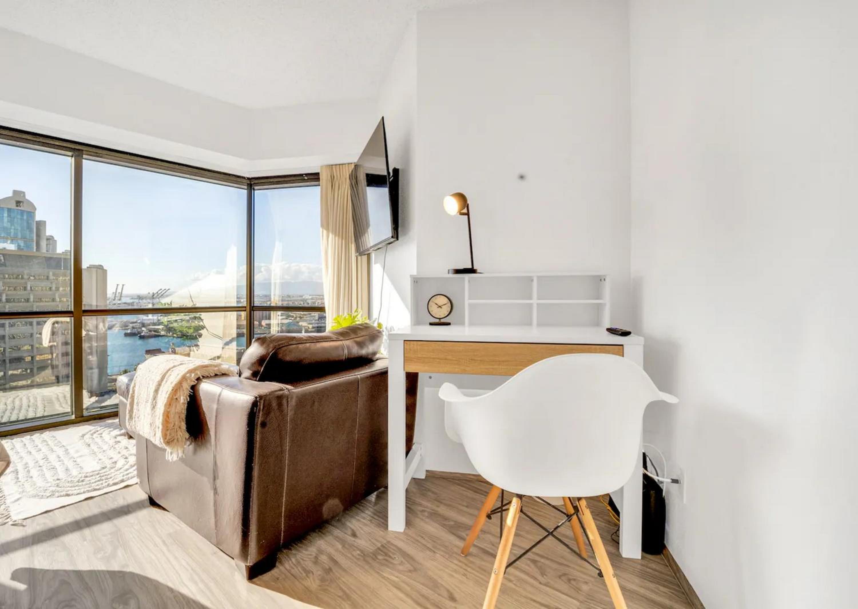 Ocean View Suite - Photo 2
