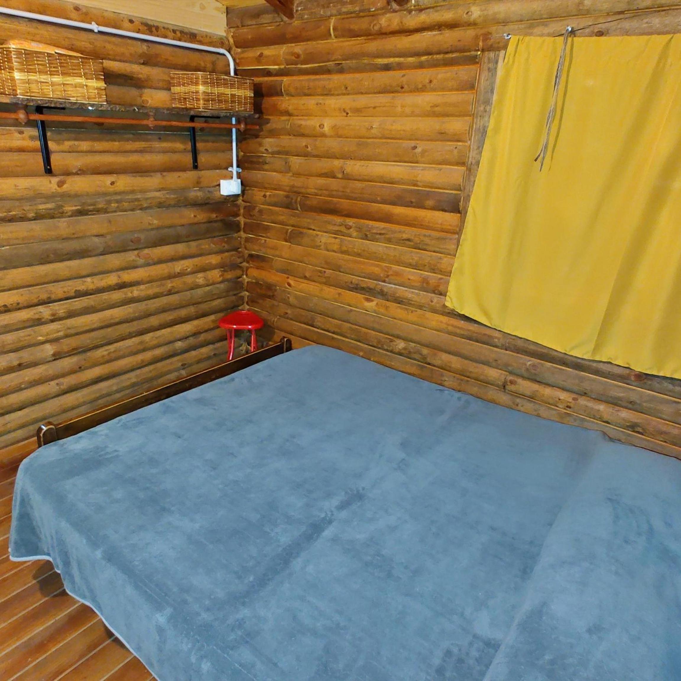 One-Bedroom House photo 1
