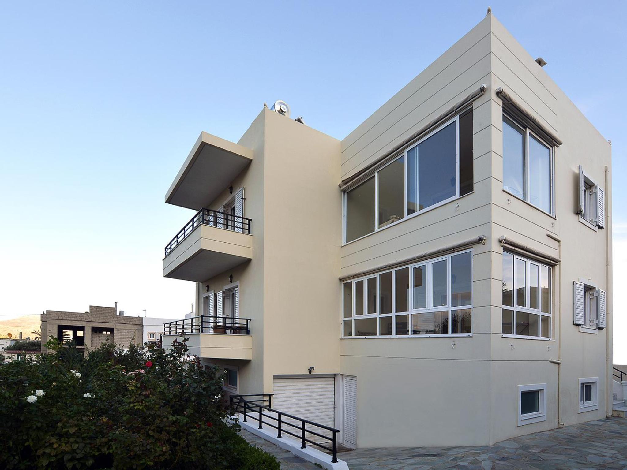Two-Bedroom Apartment with City View - Photo 18