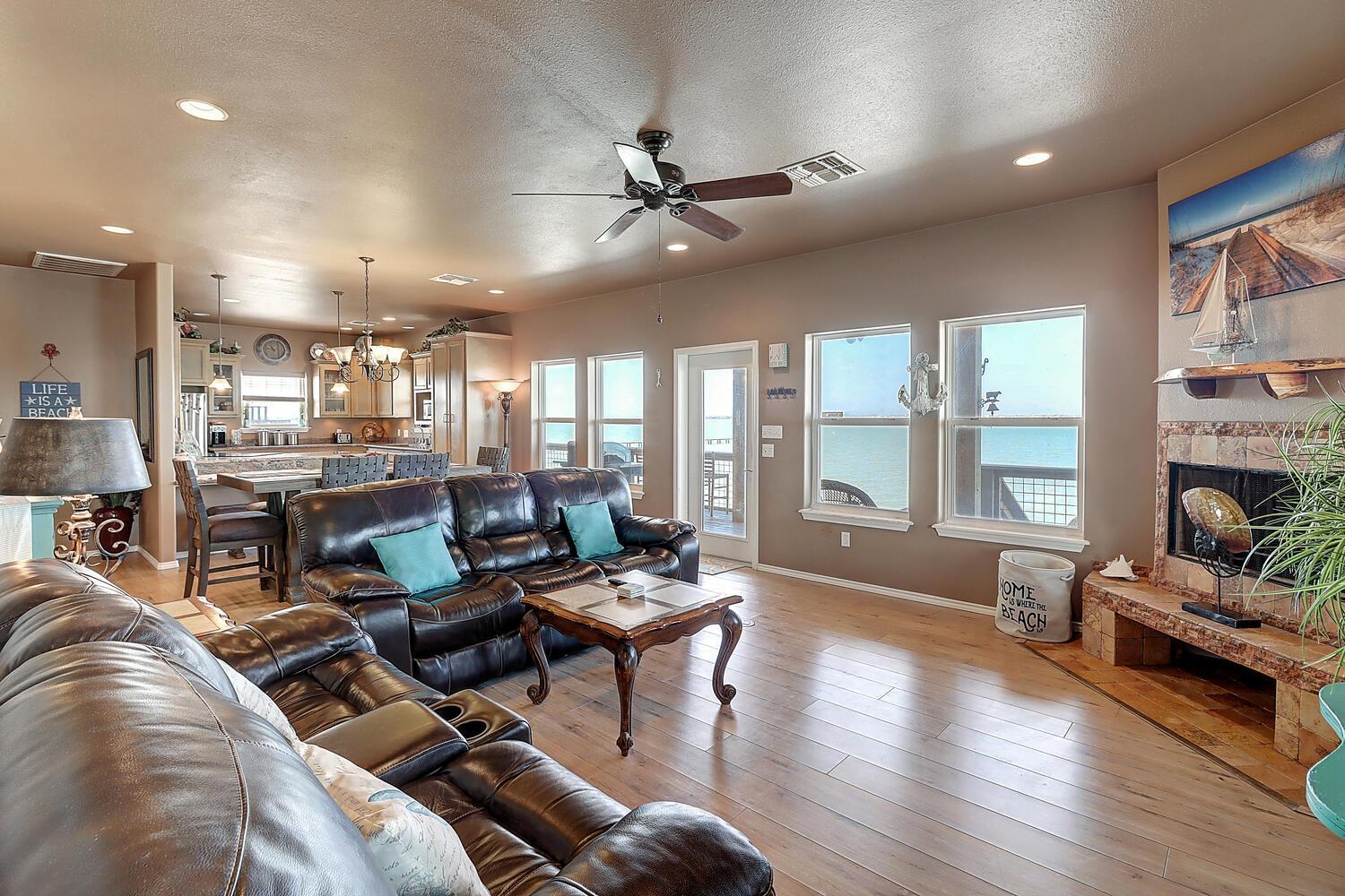 Four-Bedroom House photo 1