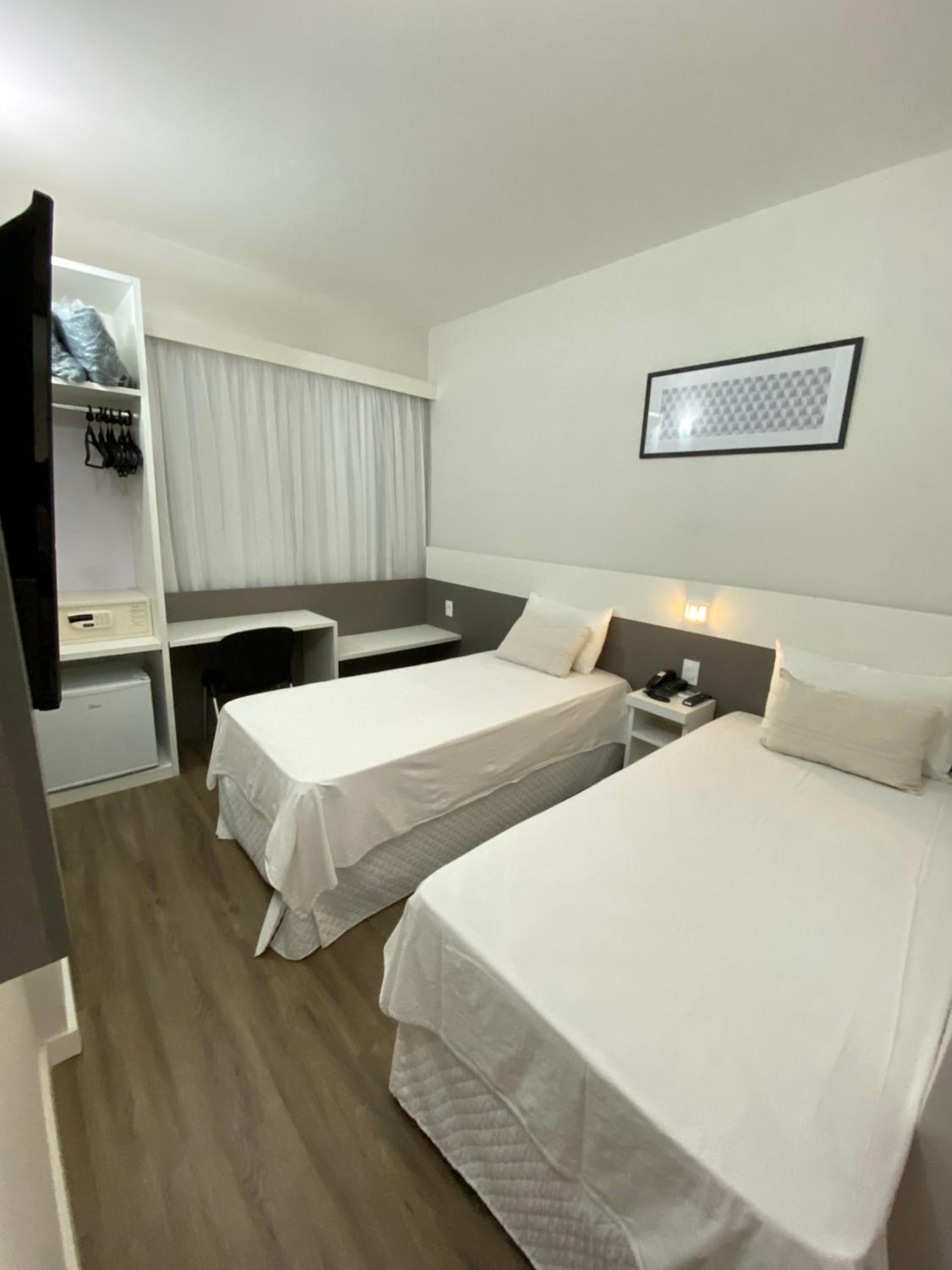 Standard Twin Room photo 2