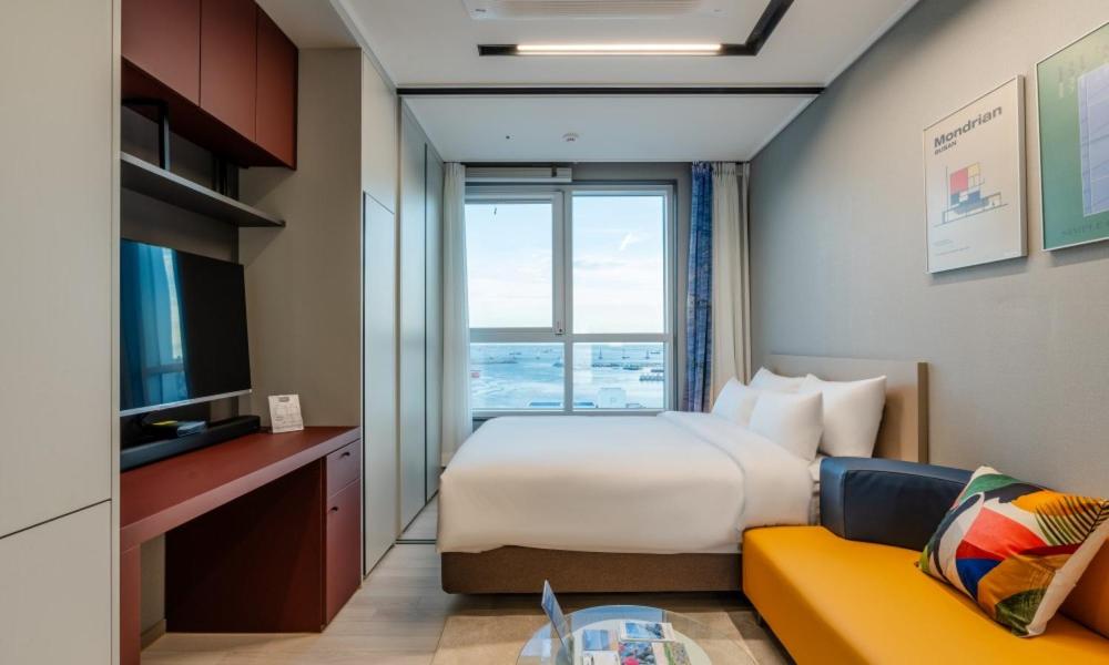 Deluxe Double Room with Sea View - Photo 8
