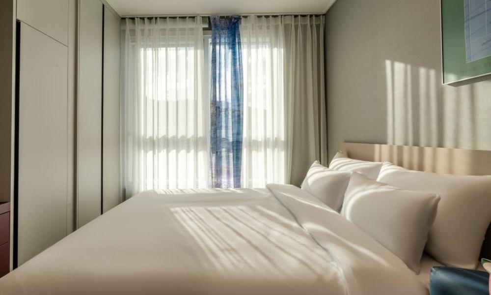 Deluxe Double Room with Sea View - Photo 11