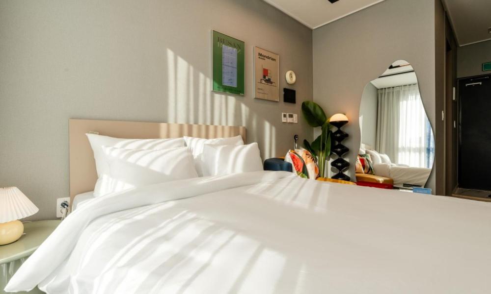 Deluxe Double Room with Sea View - Photo 14