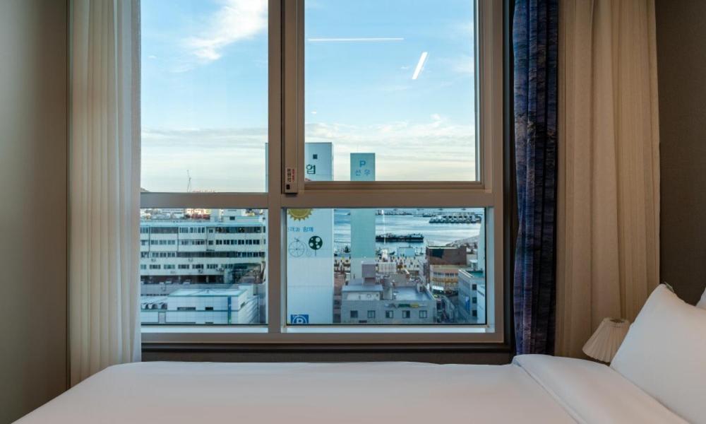 Deluxe Double Room with Sea View - Photo 10